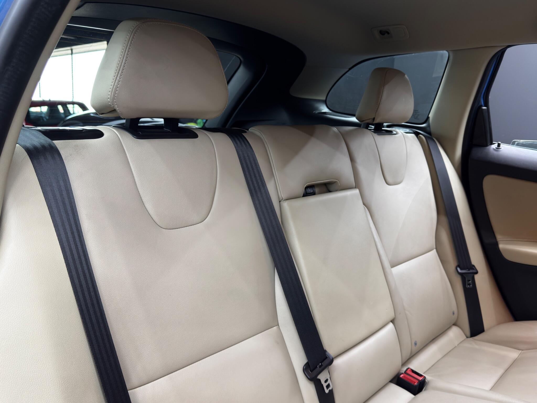 Volvo XC60 - Image 15