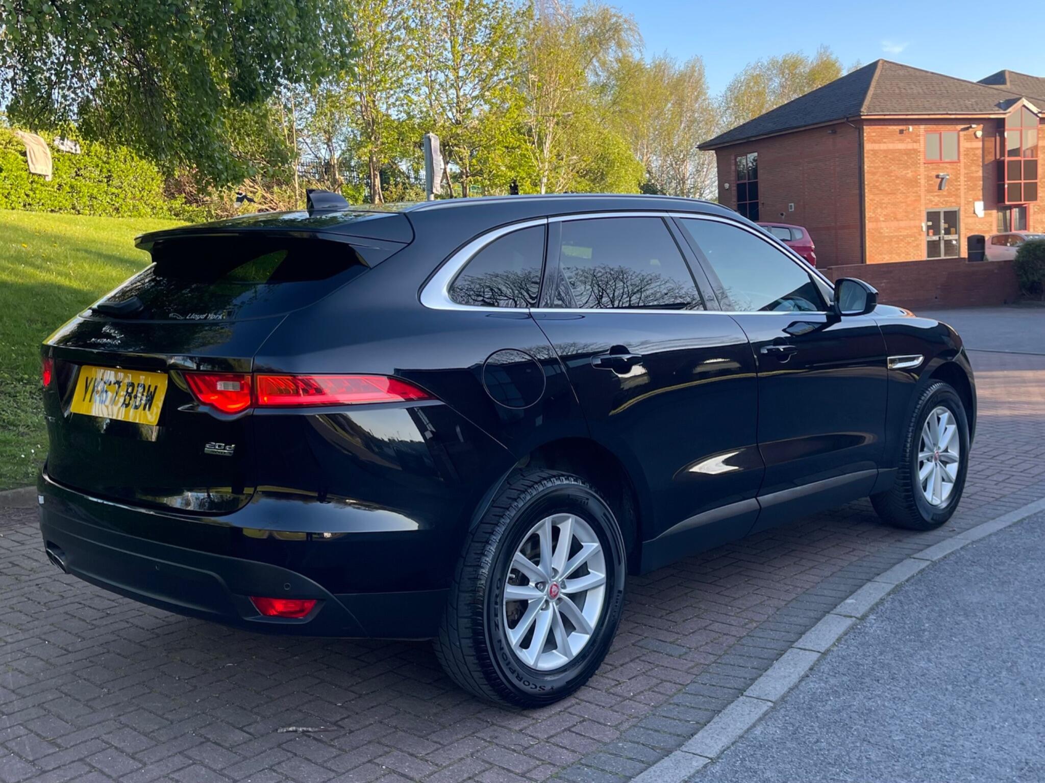 Jaguar F-Pace - Image 13