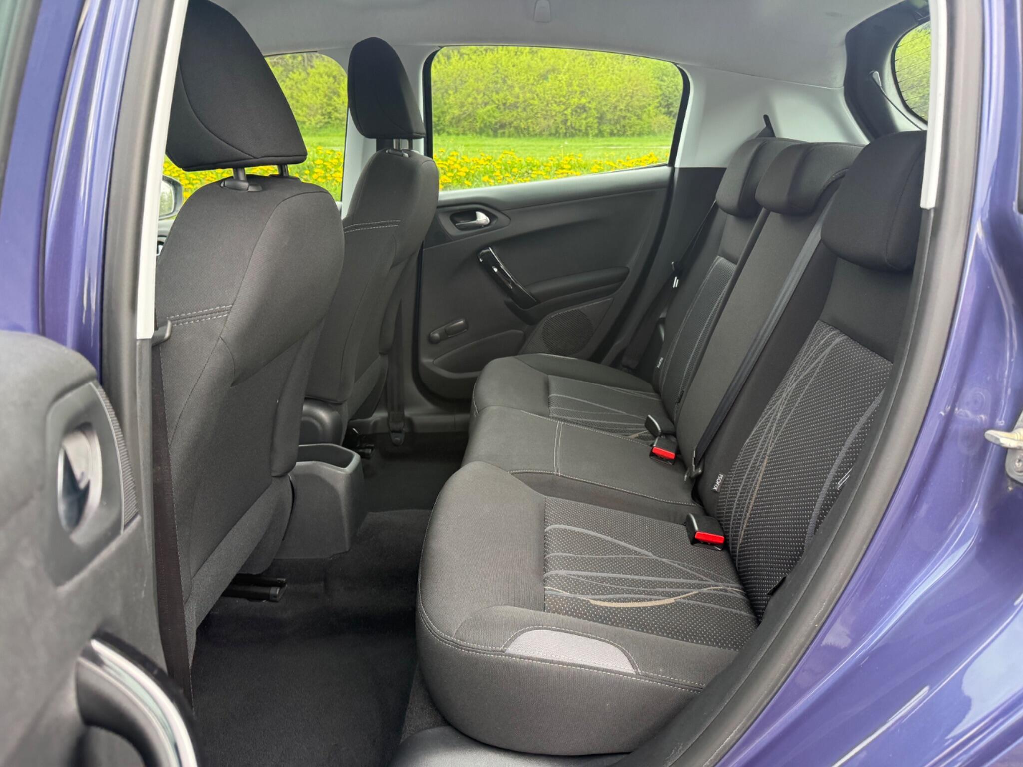 Peugeot 208 - Image 9