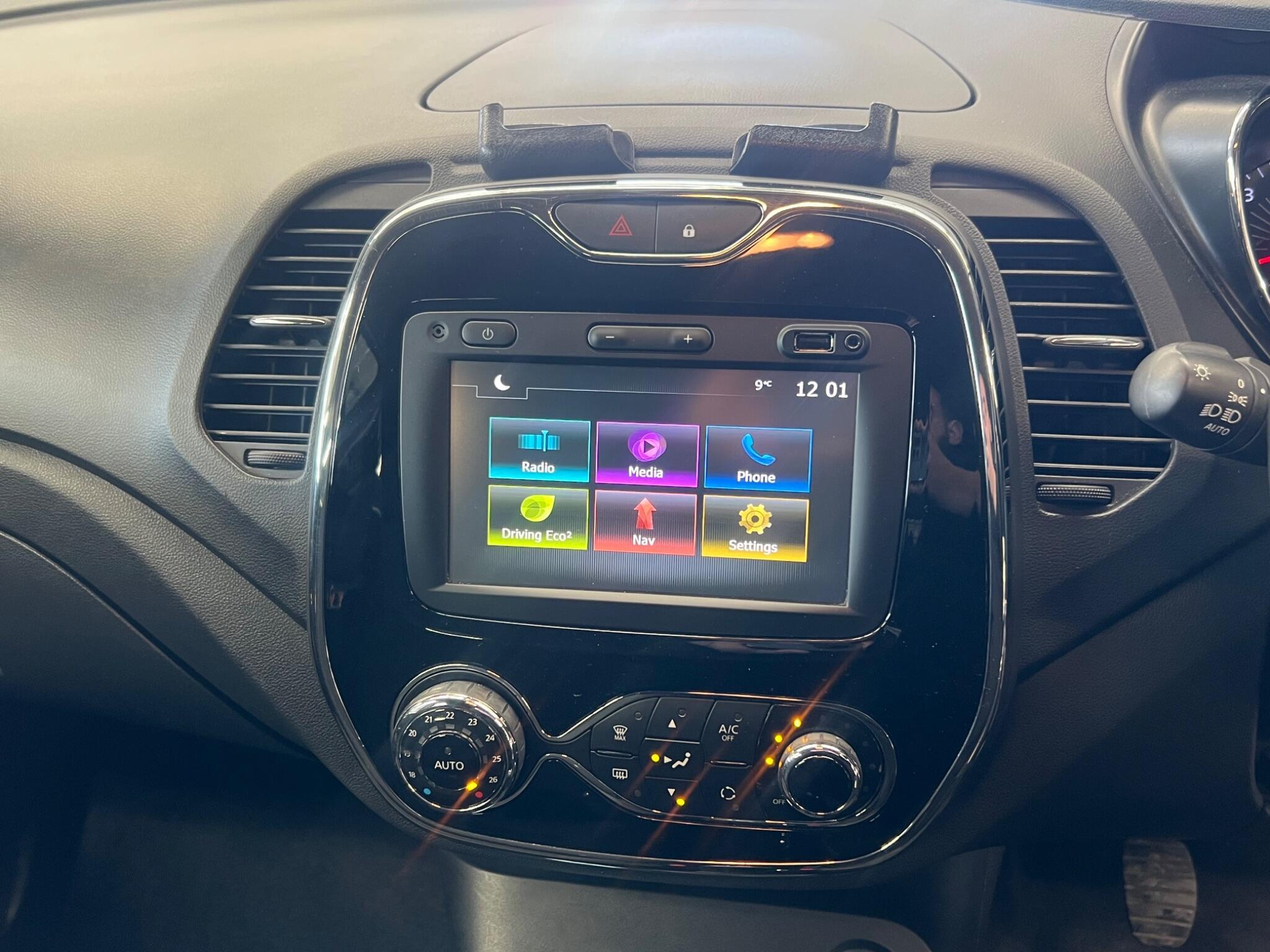 Renault Captur - Image 21