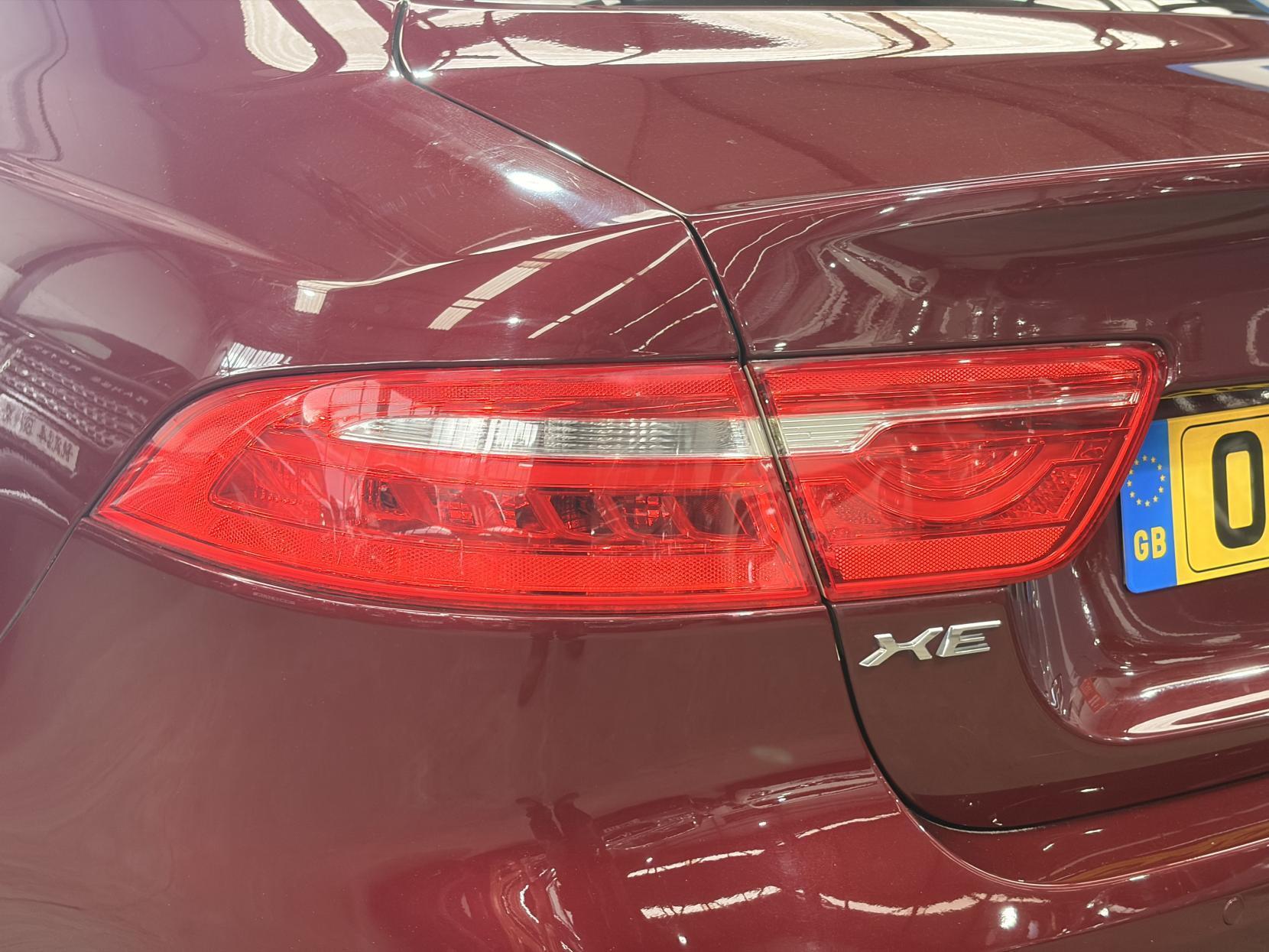 Jaguar XE - Image 11
