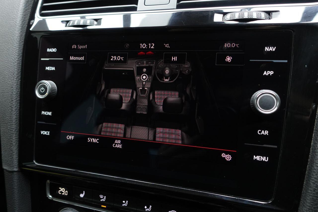 Volkswagen Golf - Image 32