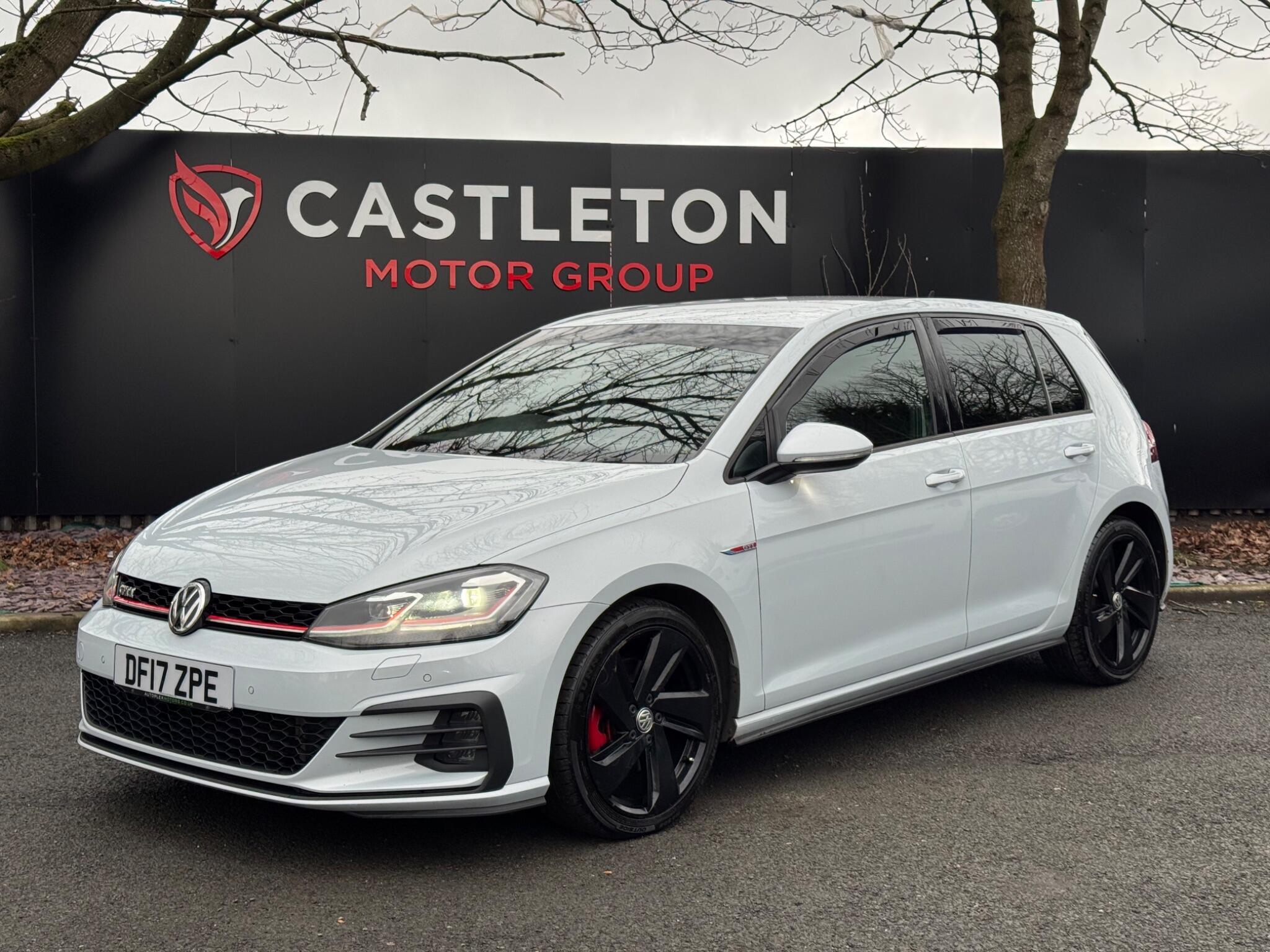 Volkswagen Golf - Image 9