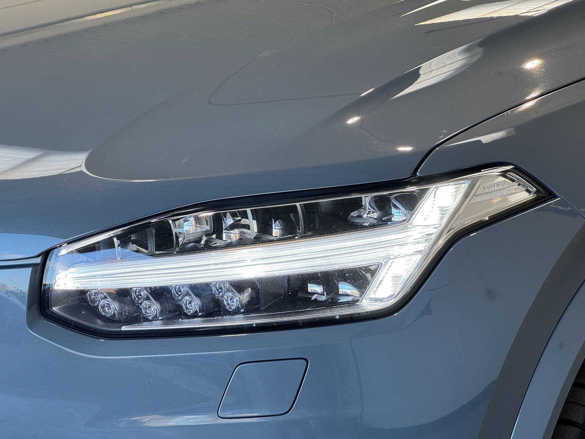 Volvo XC90 - Image 74