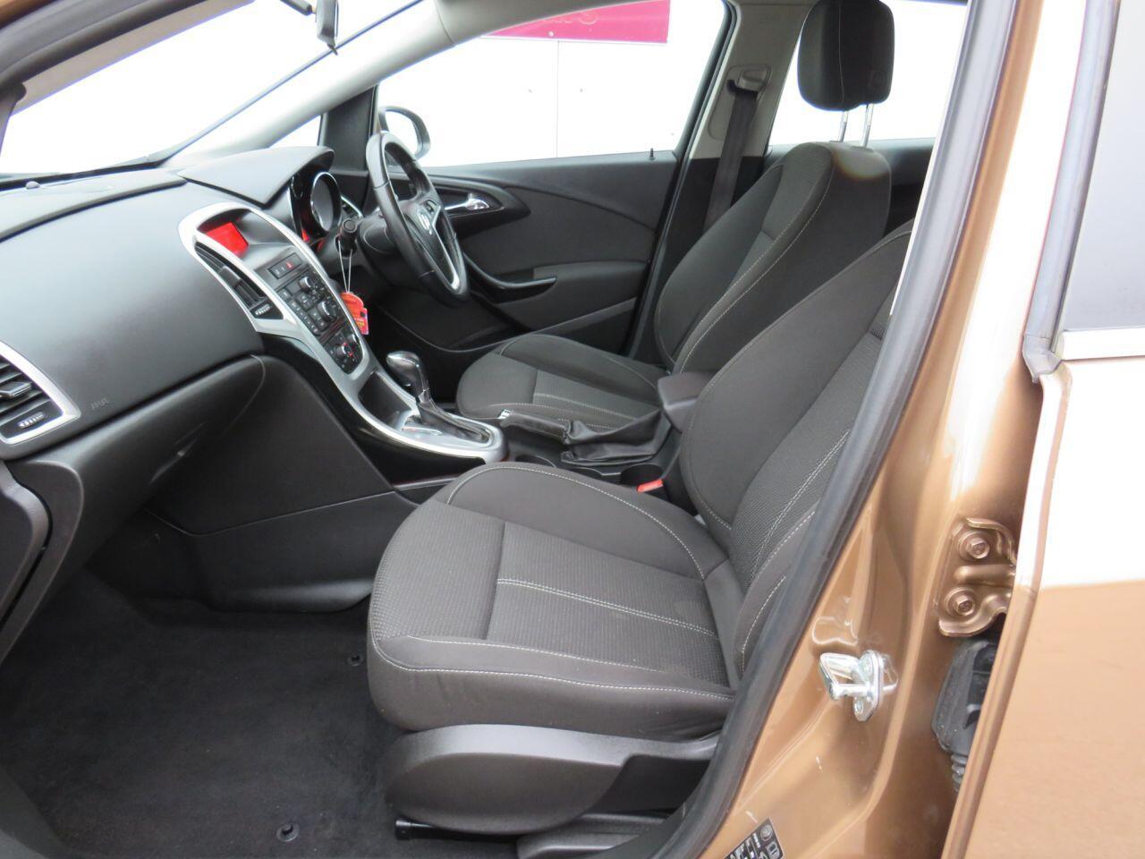 Vauxhall Astra - Image 9