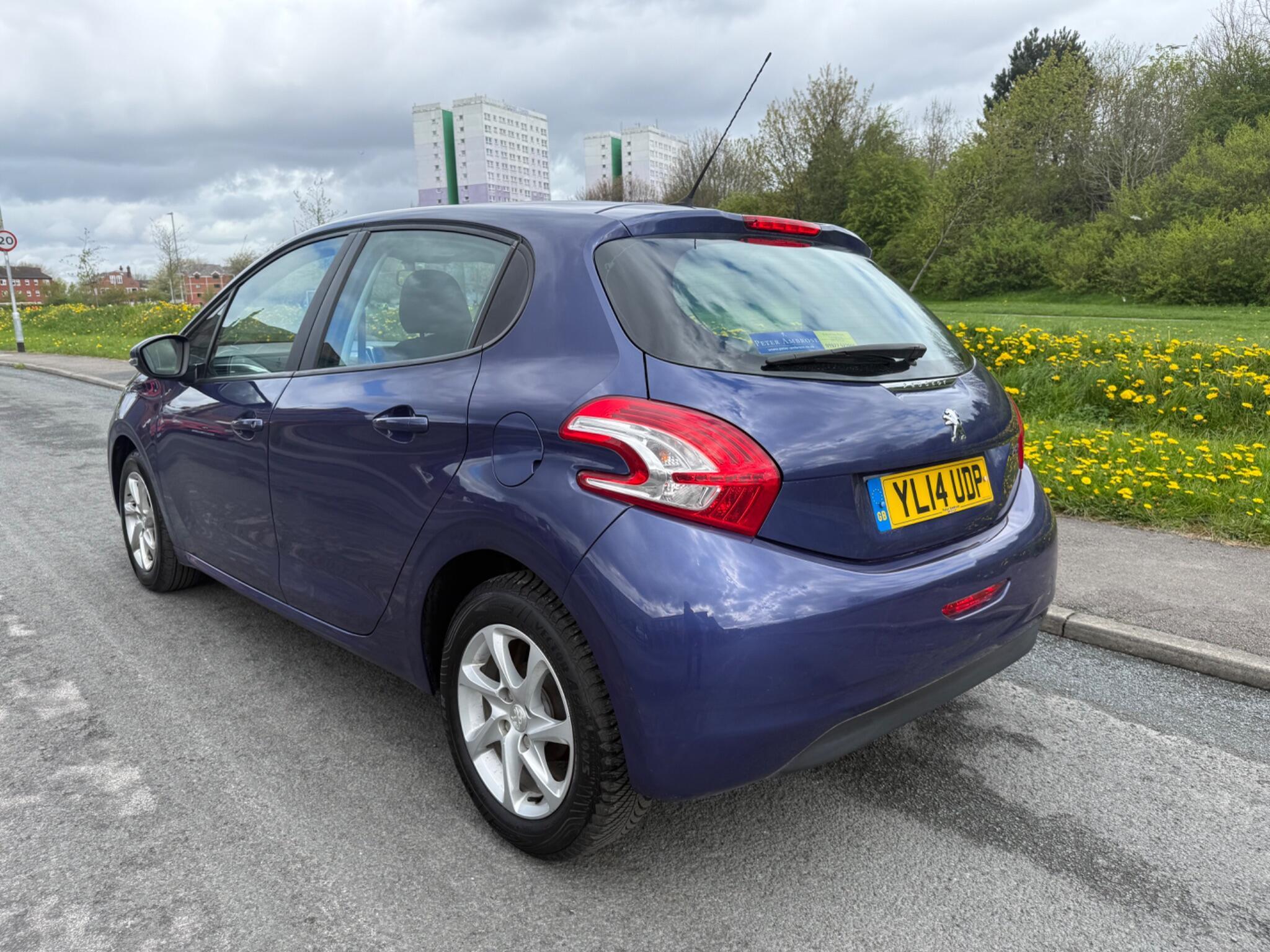 Peugeot 208 - Image 4