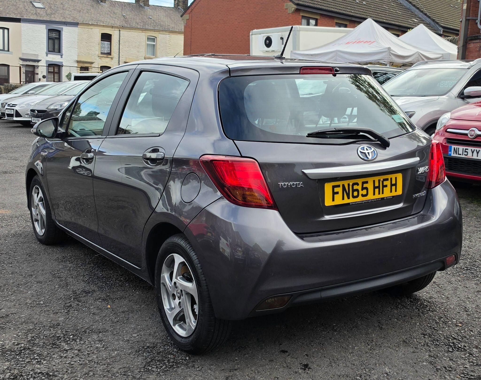 Toyota Yaris - Image 5