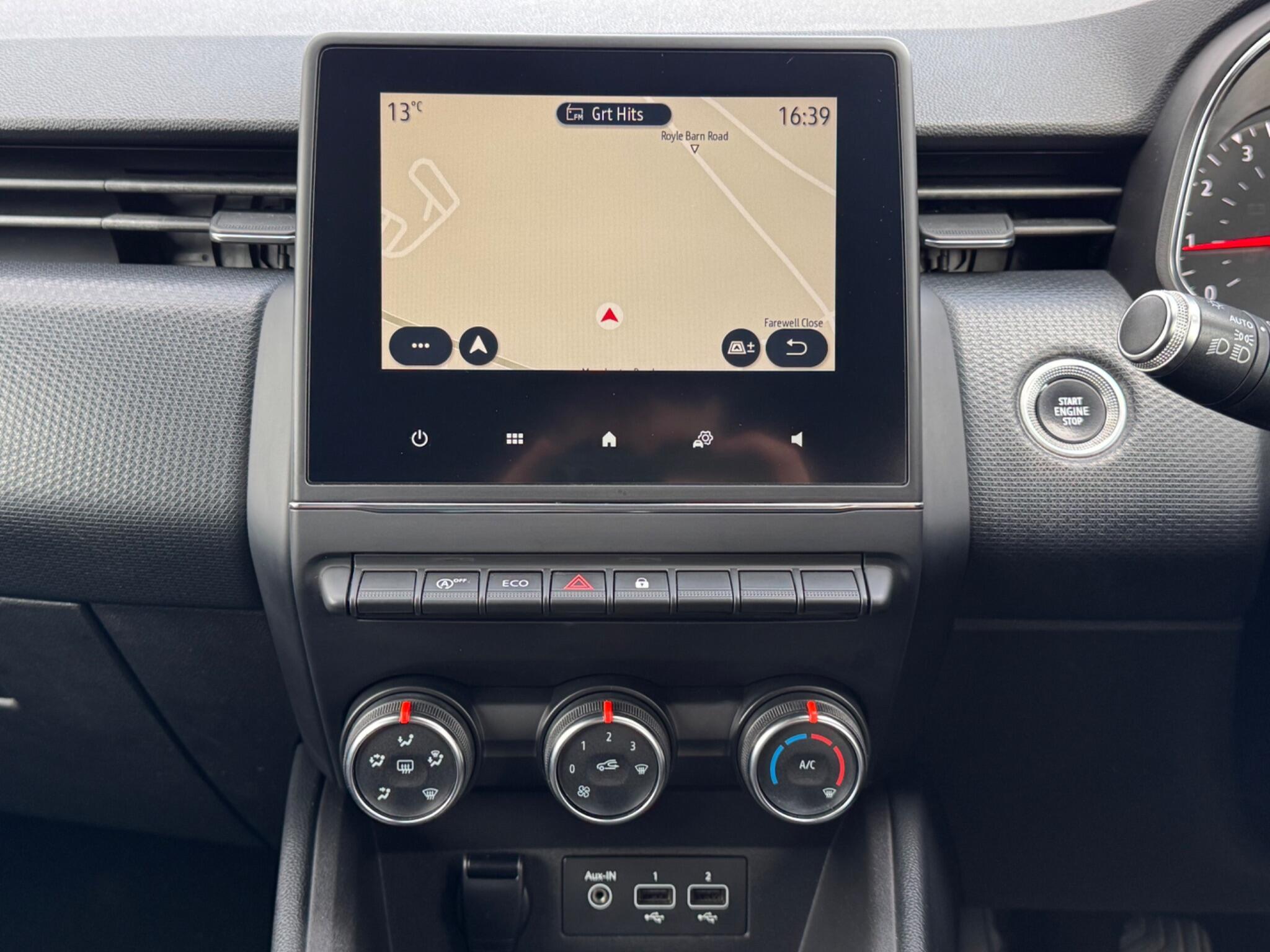 Renault Clio - Image 32