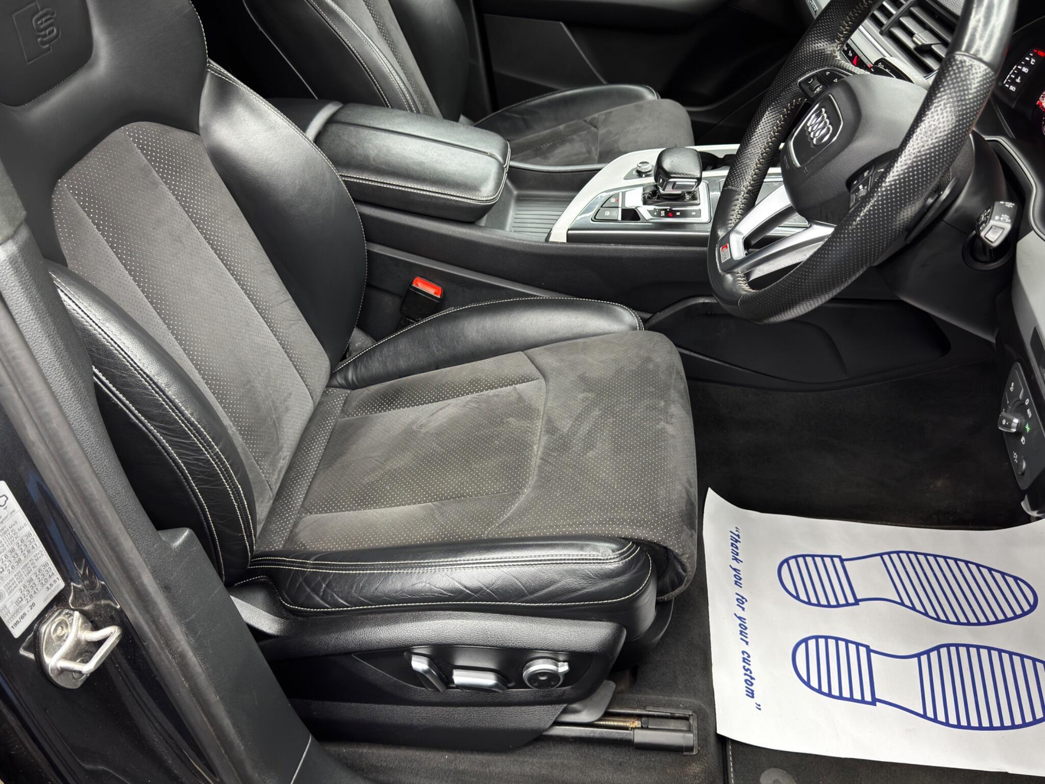 Audi Q7 - Image 13