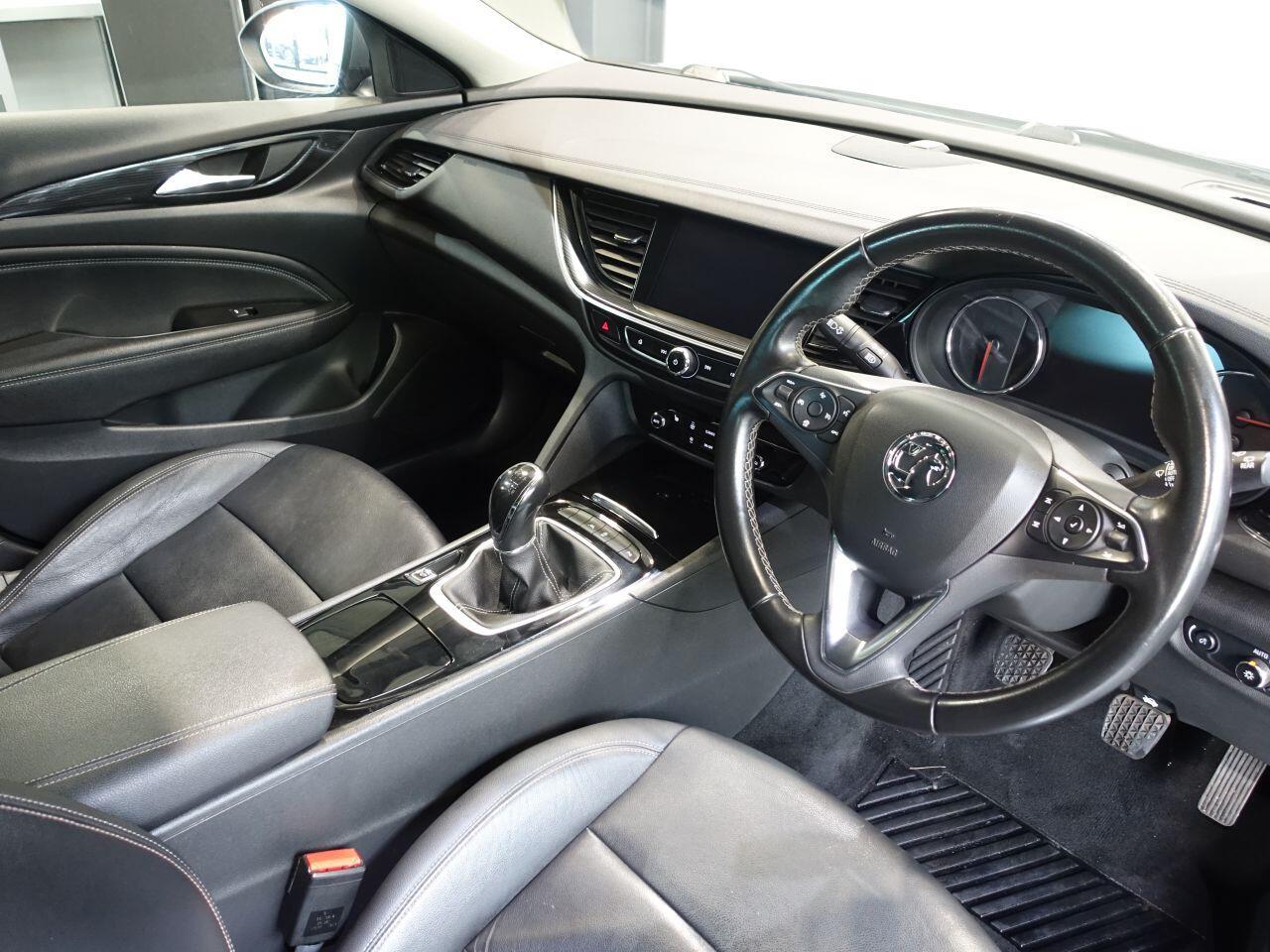 Vauxhall Insignia - Image 2