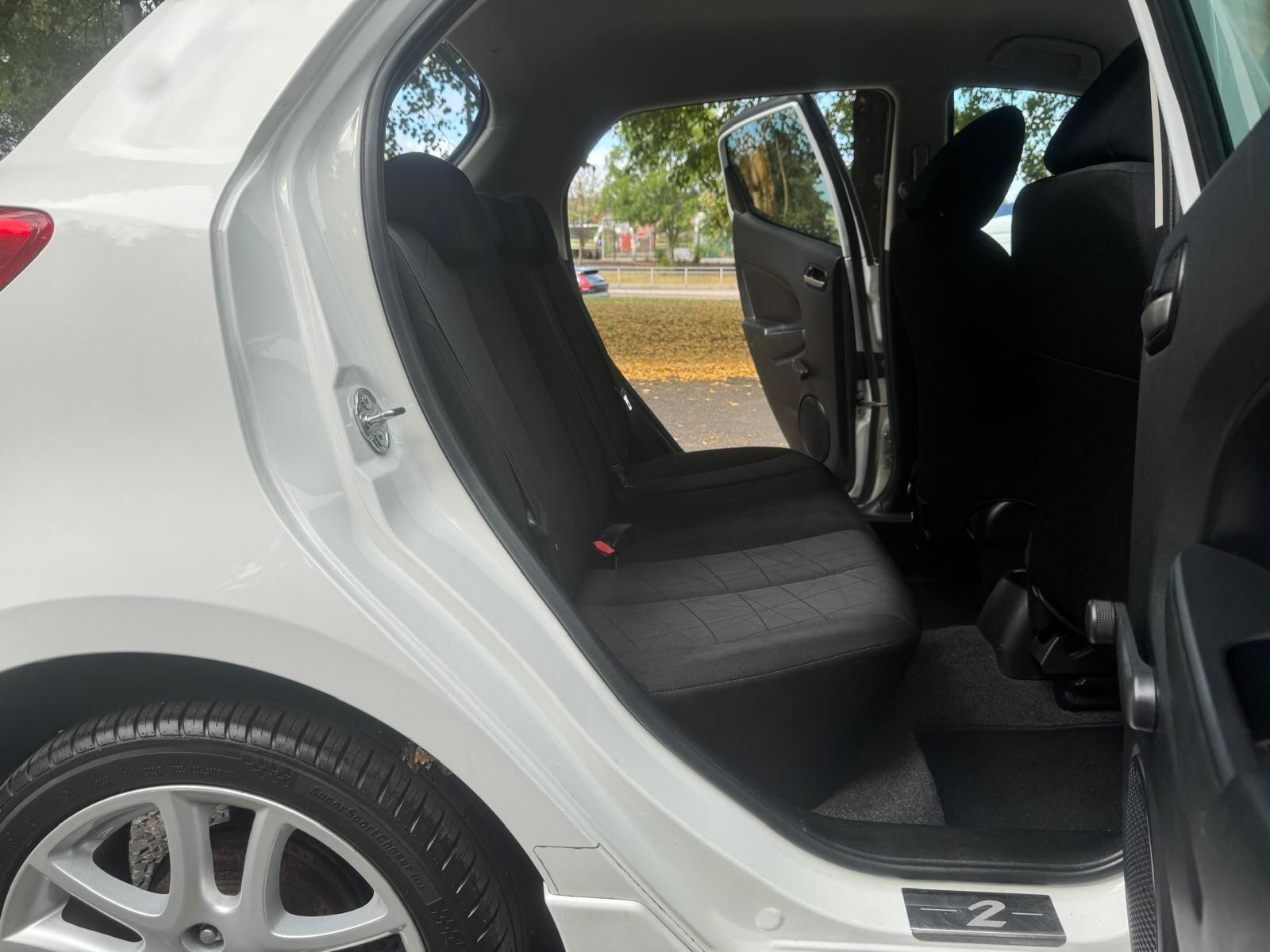 Mazda MAZDA2 - Image 17