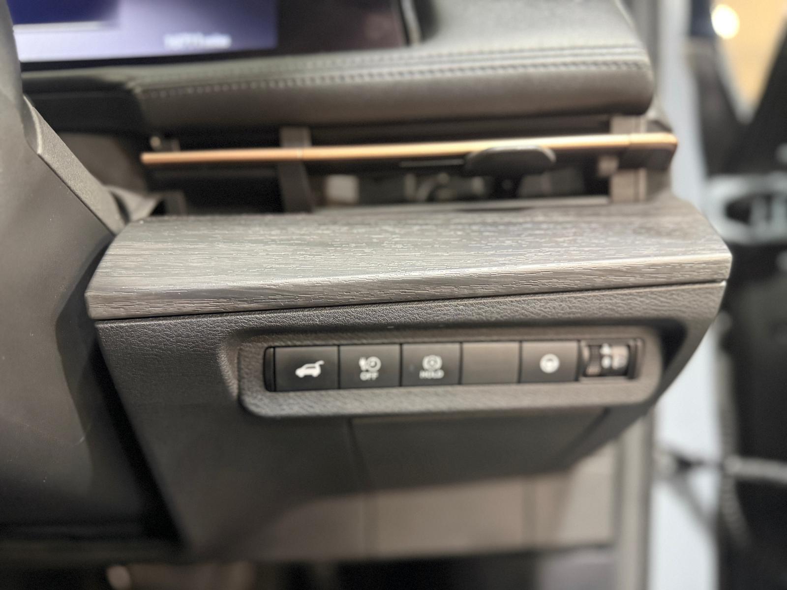 Nissan Ariya - Image 13