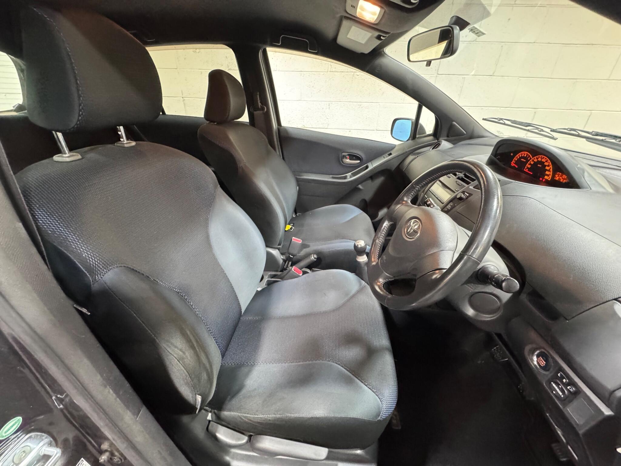 Toyota Yaris - Image 7