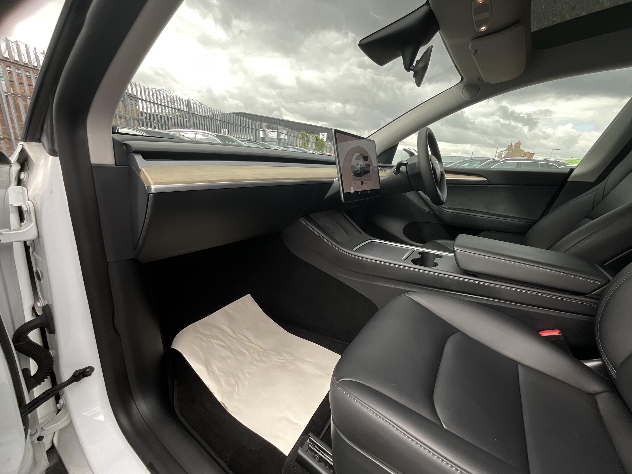 Tesla Model Y - Image 14