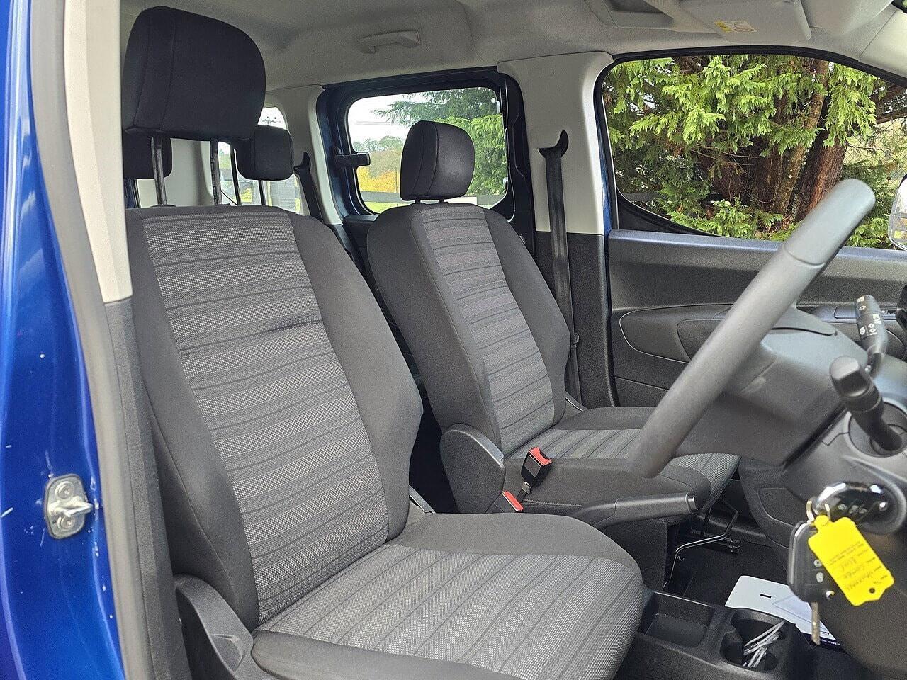 Vauxhall Combo Life - Image 14