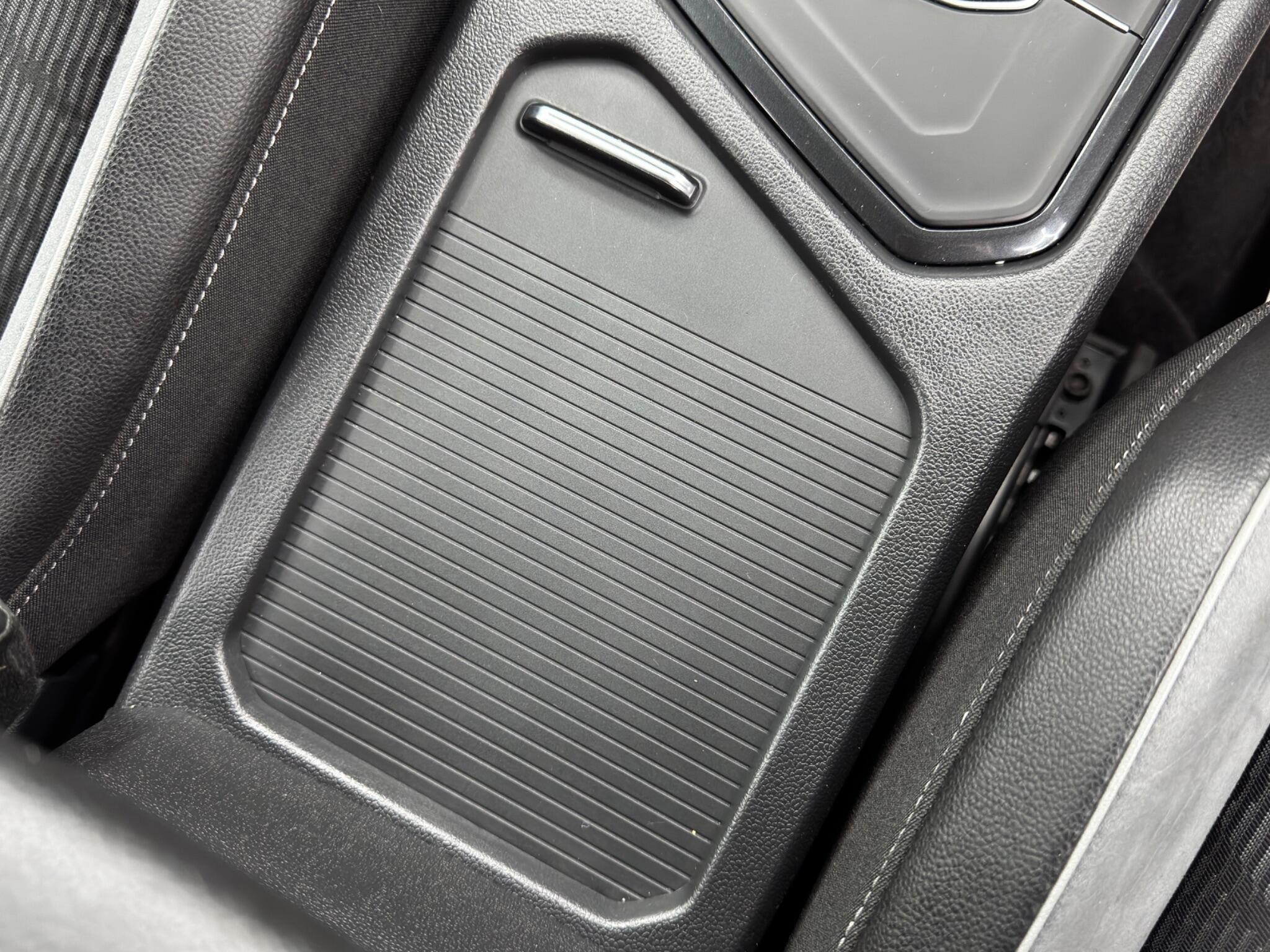 Volkswagen Tiguan - Image 24
