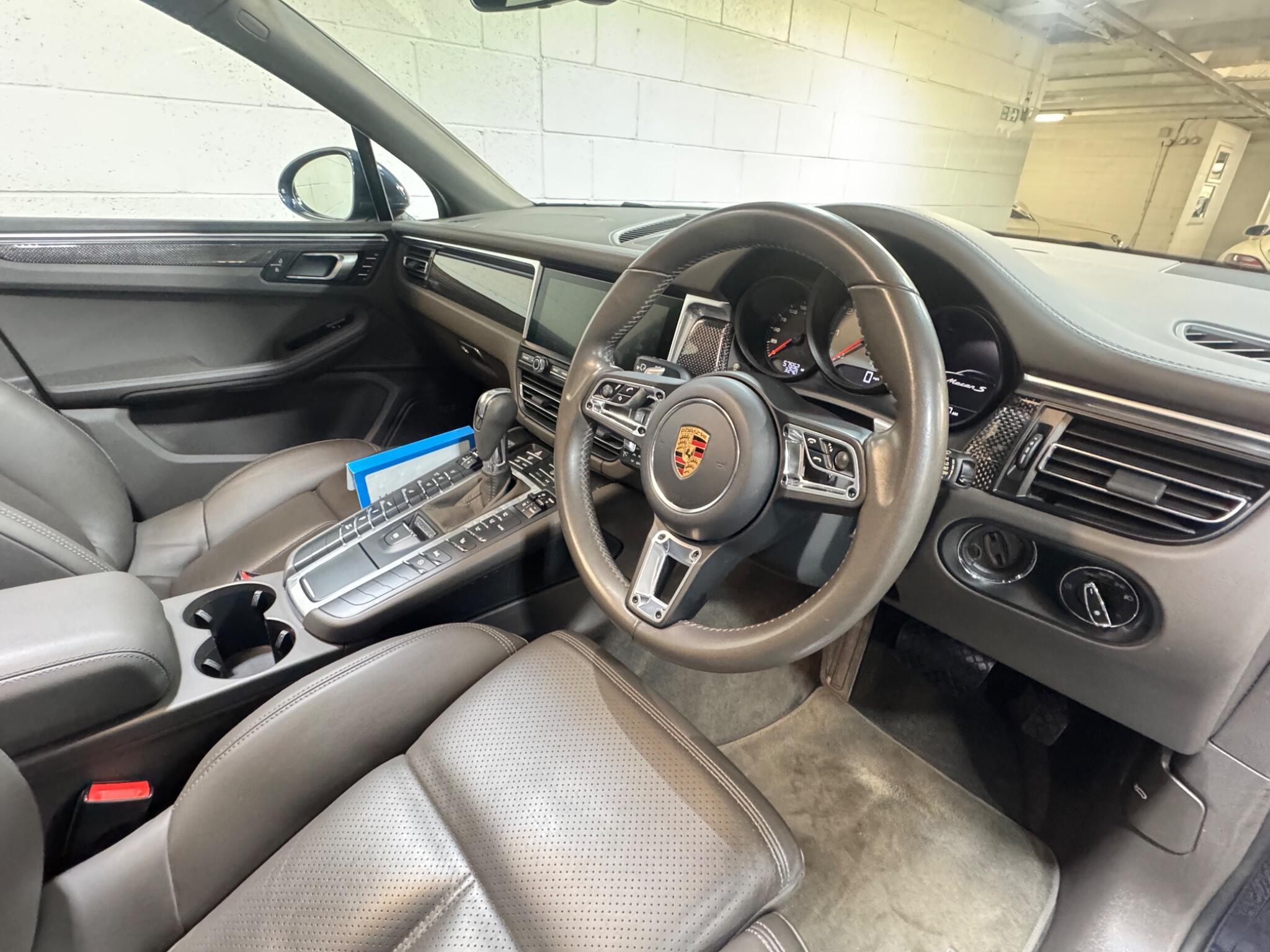 Porsche Macan - Image 9