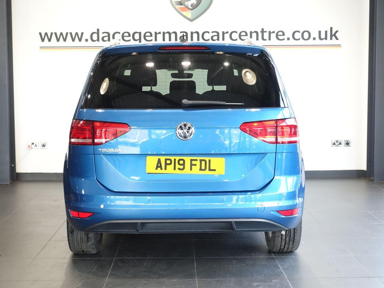Volkswagen Touran - Image 7