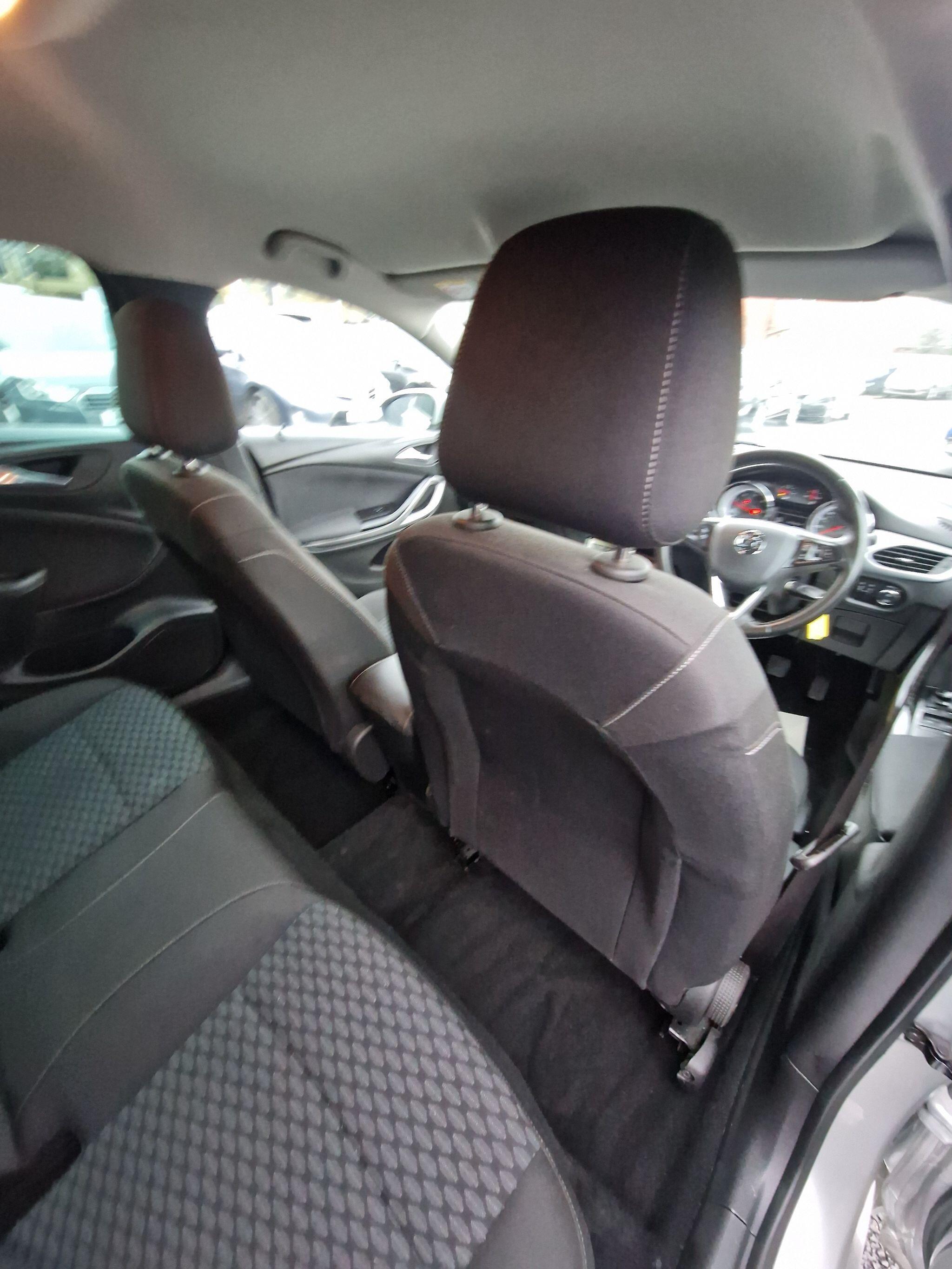 Vauxhall Astra - Image 32