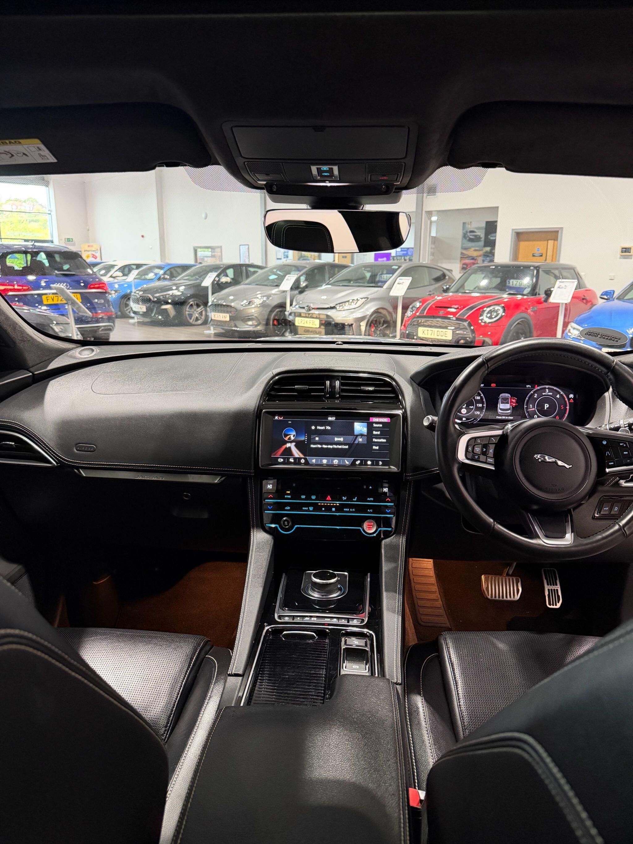 Jaguar F-Pace - Image 10