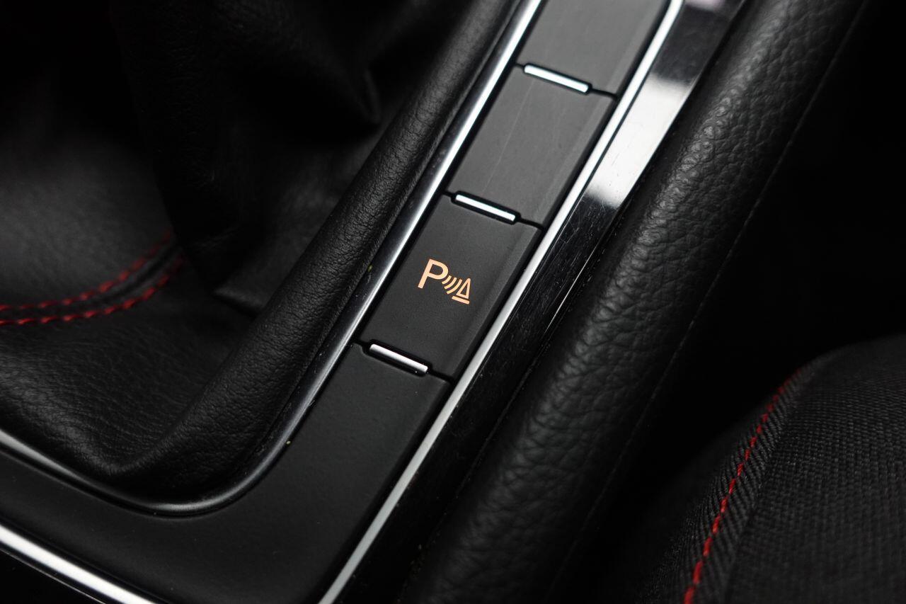 Volkswagen Golf - Image 41