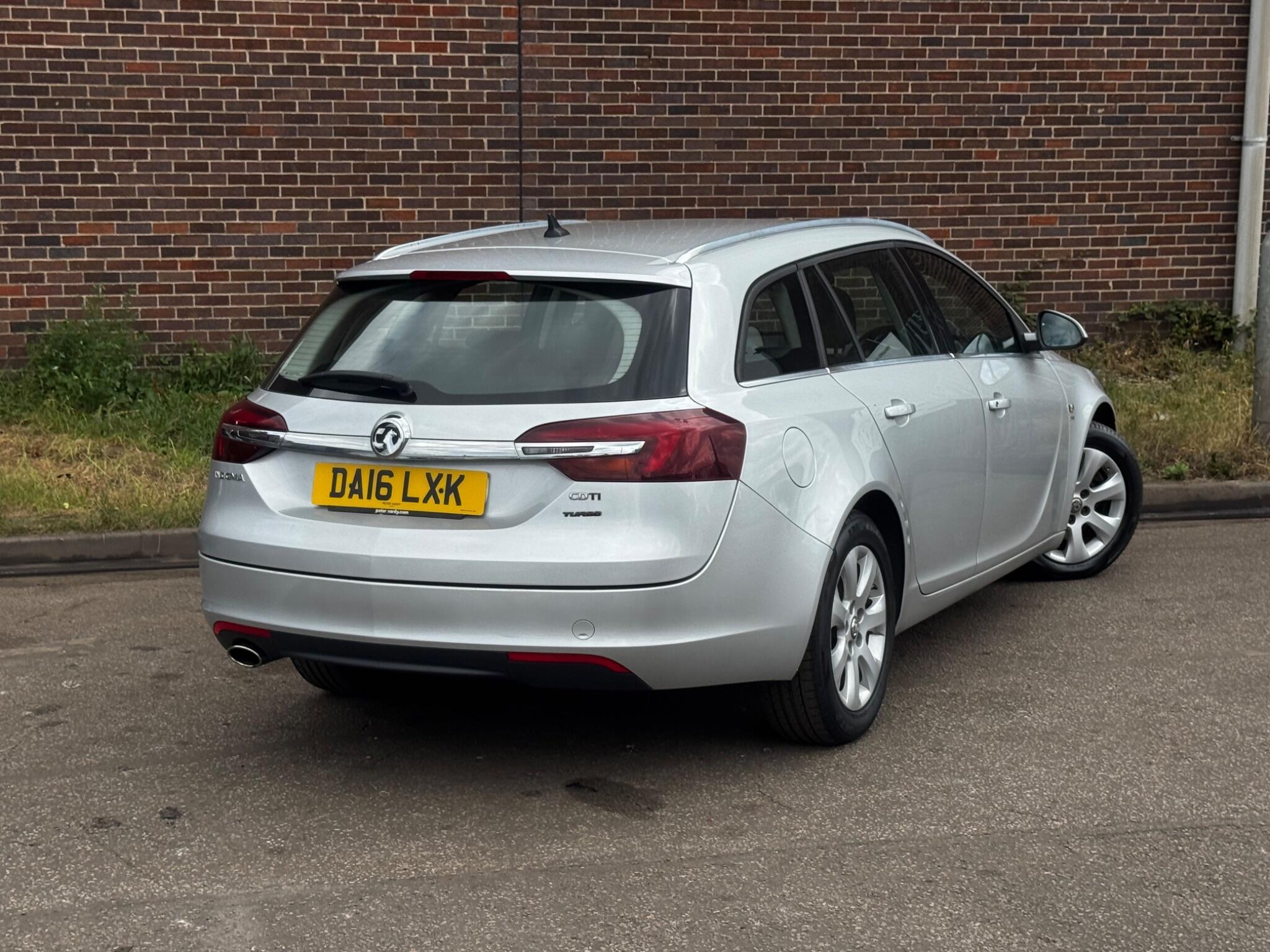 Vauxhall Insignia - Image 12