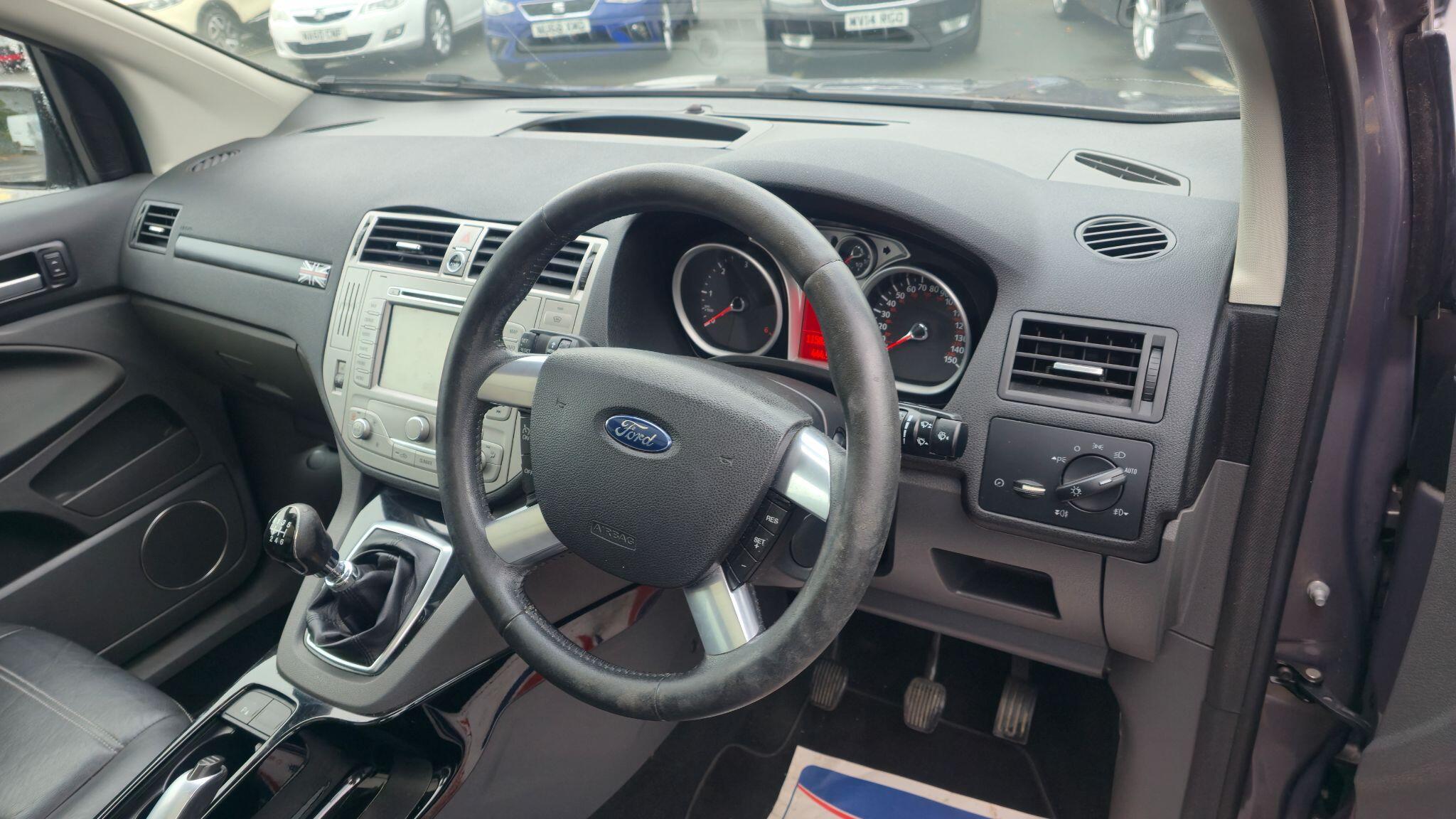 Ford Kuga - Image 17