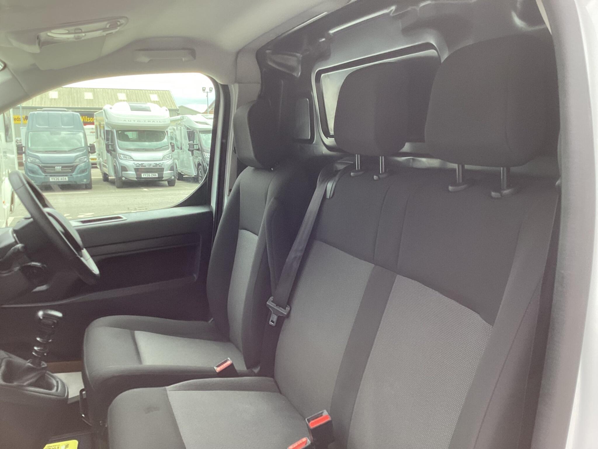 Peugeot Expert - Image 18