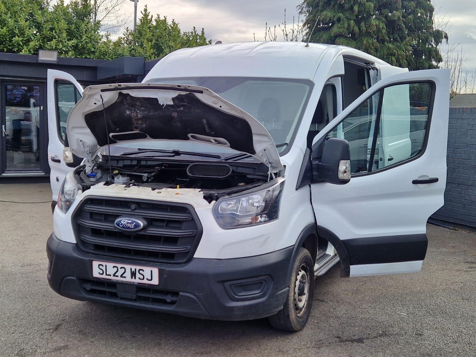 Ford Transit - Image 14
