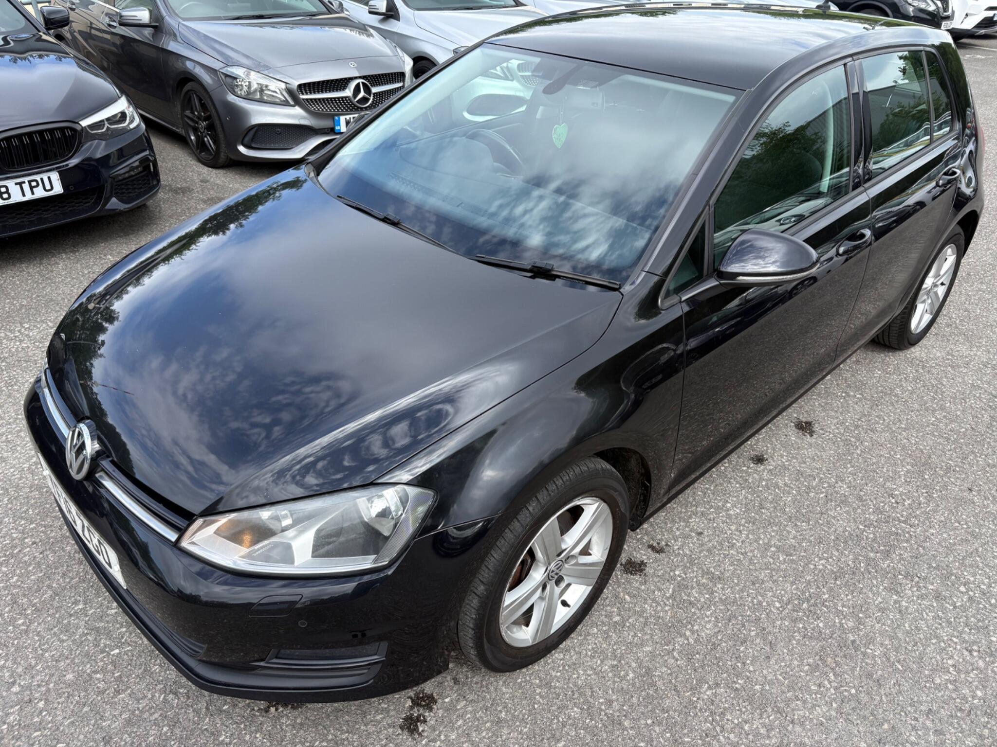 Volkswagen Golf - Image 9