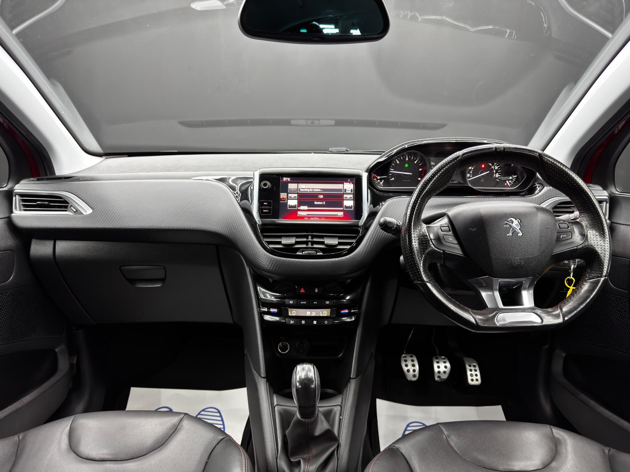 Peugeot 208 - Image 10