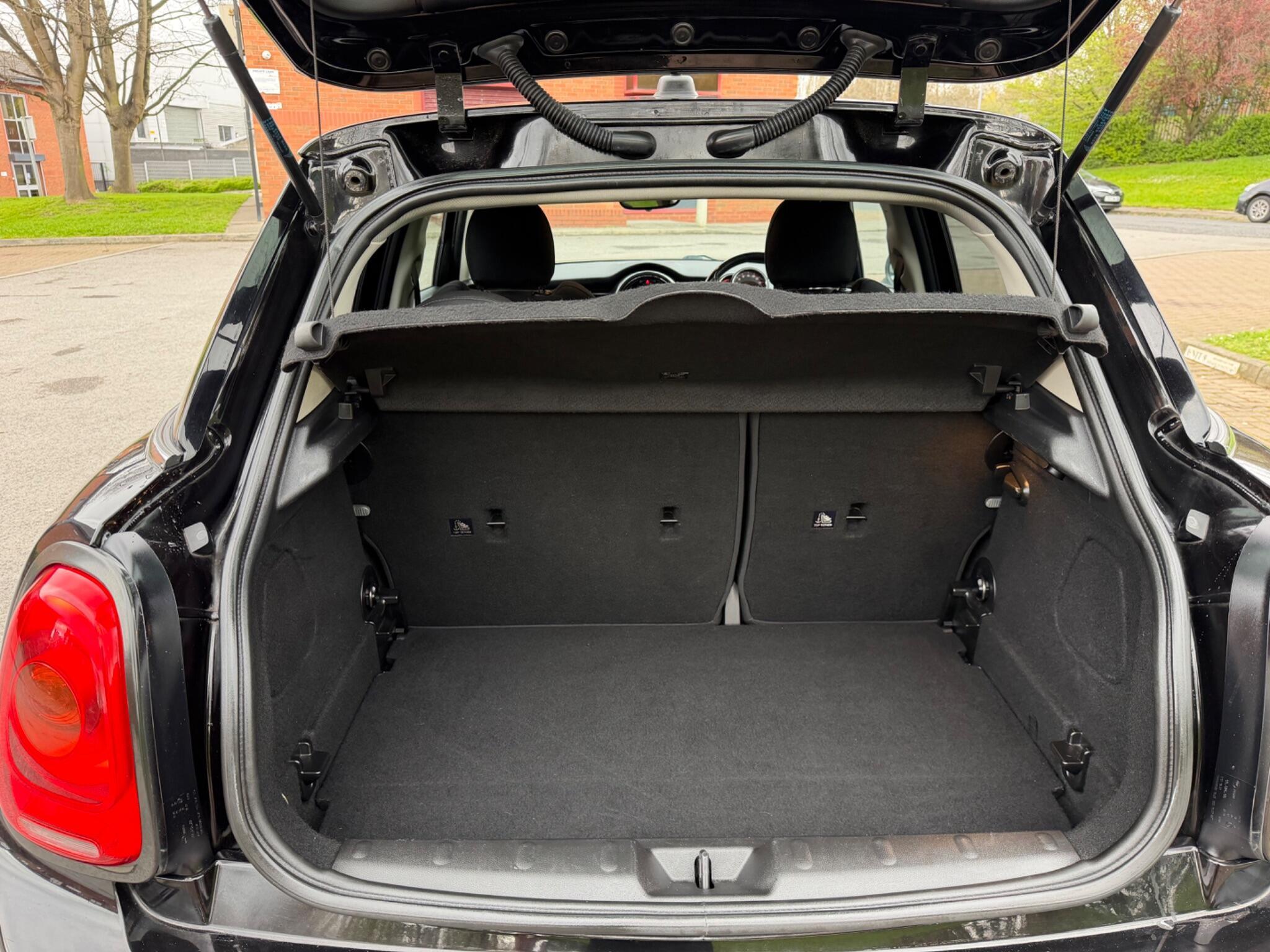 MINI Hatch - Image 22