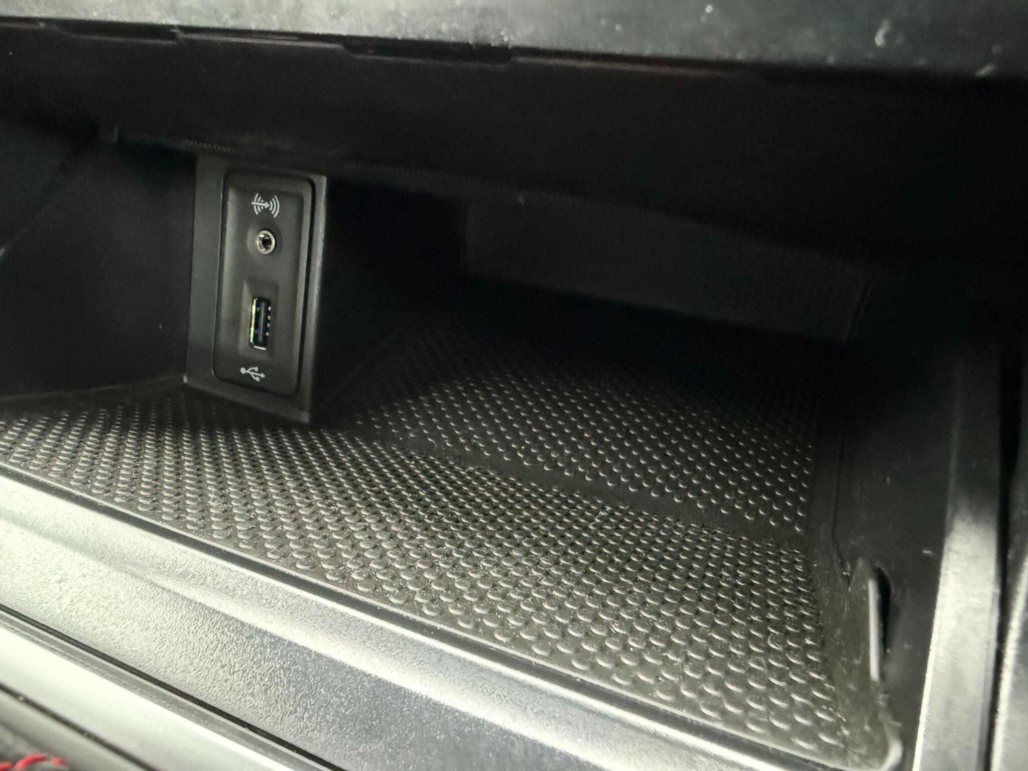 Volkswagen Golf - Image 55