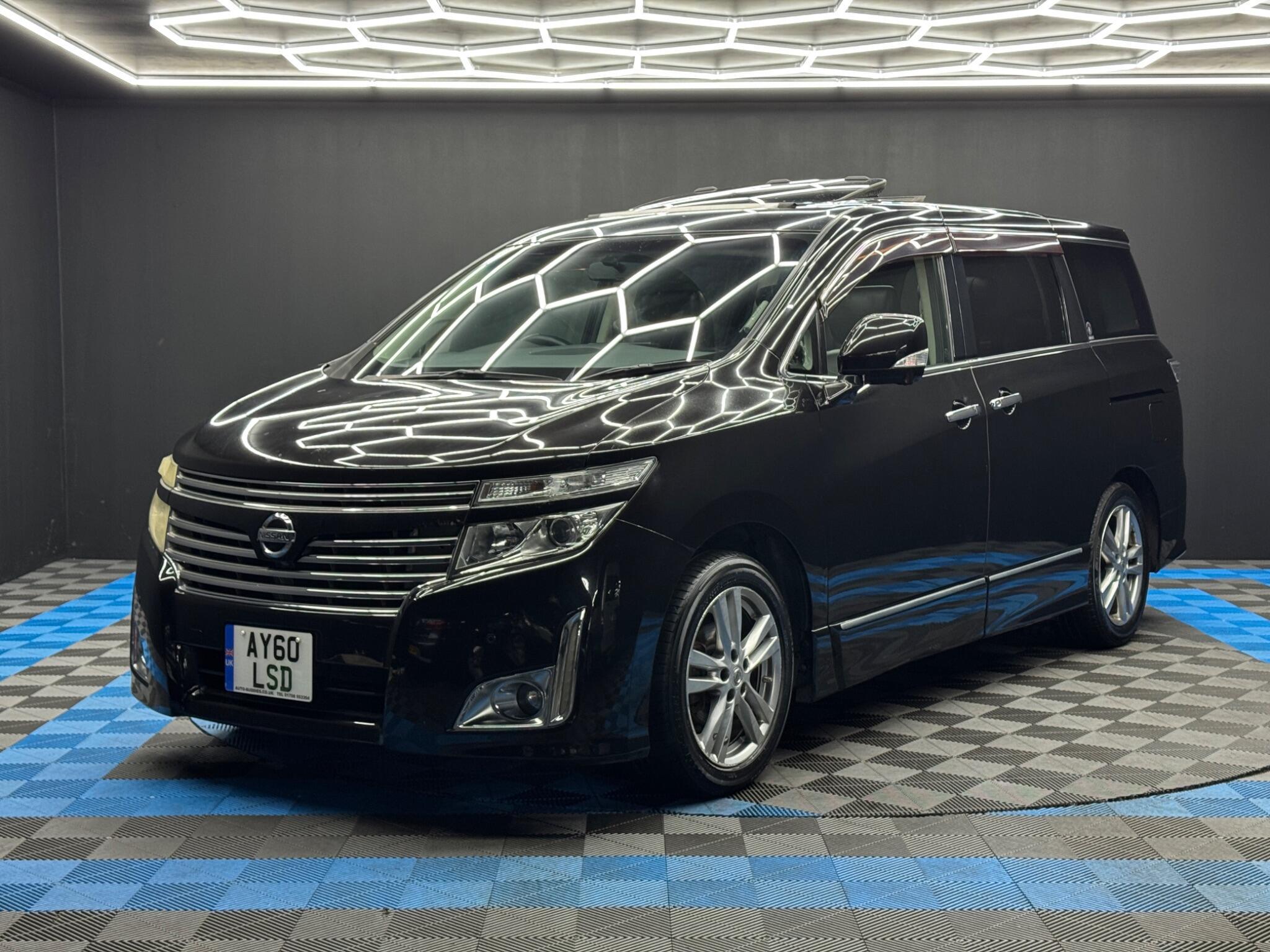 Nissan Elgrand - Image 3