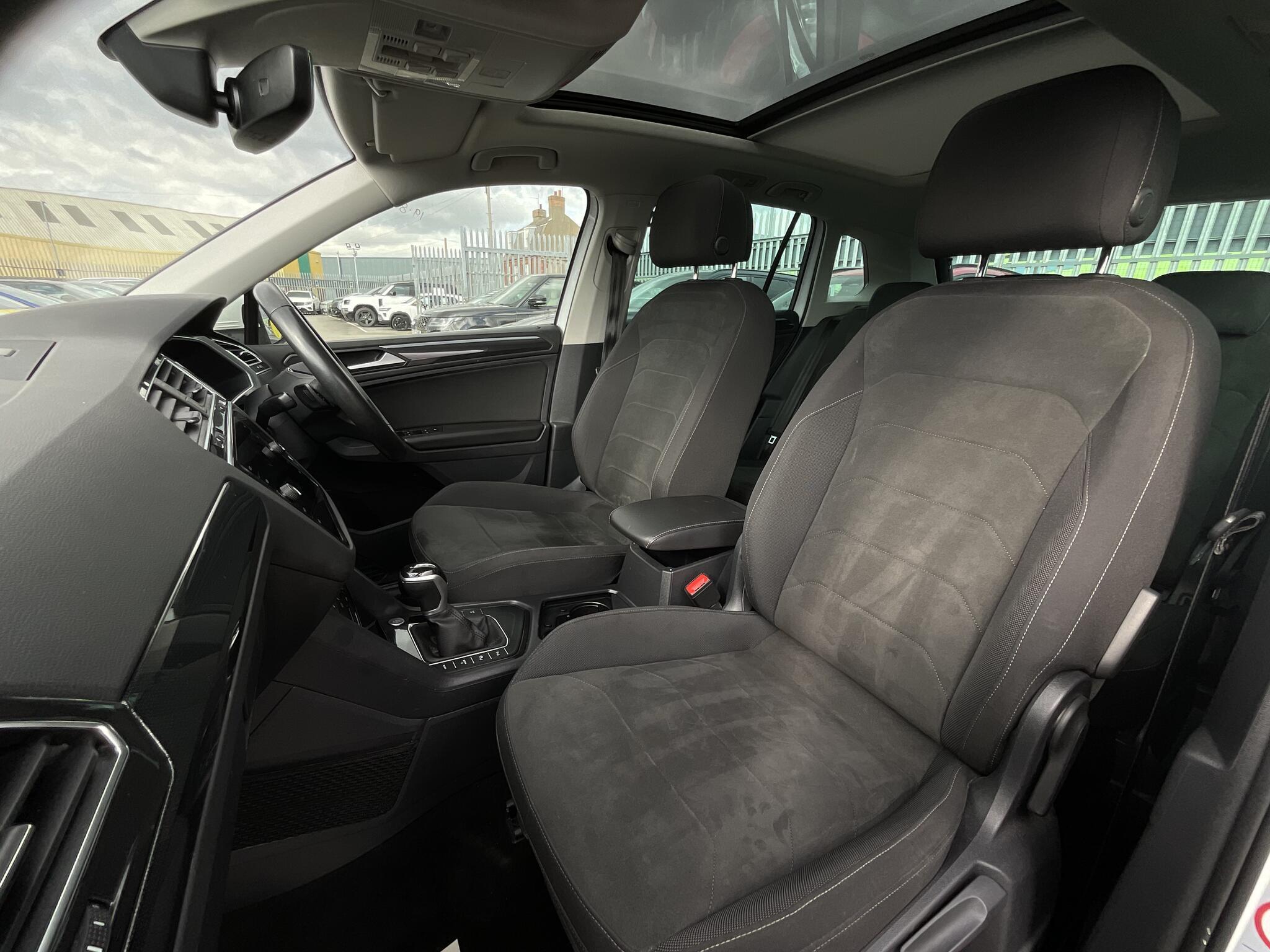 Volkswagen Tiguan - Image 17