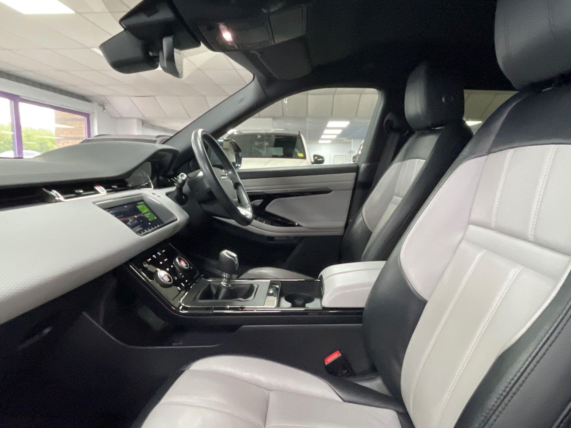 Land Rover Range Rover Evoque - Image 30