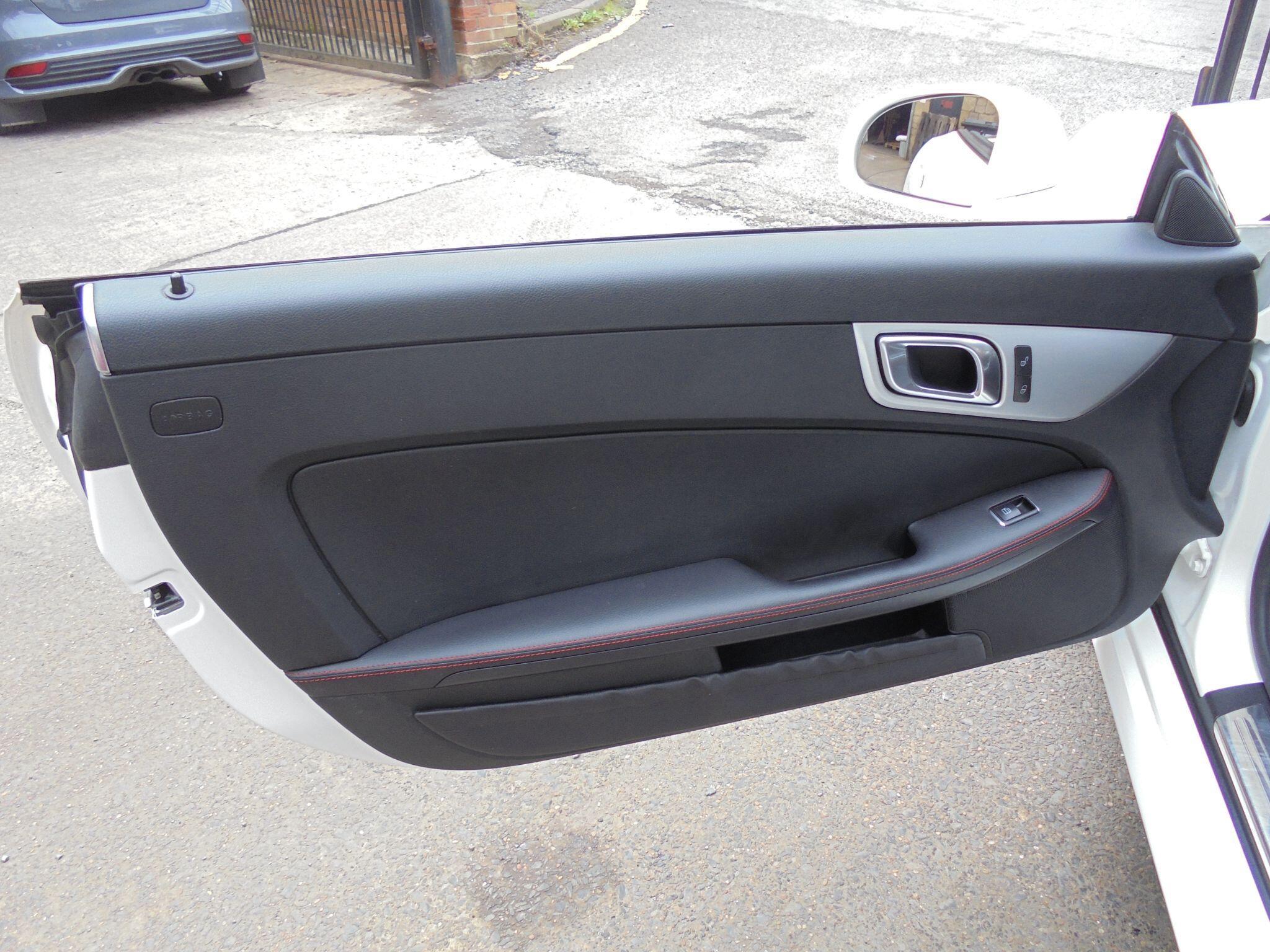 Mercedes SLK - Image 15