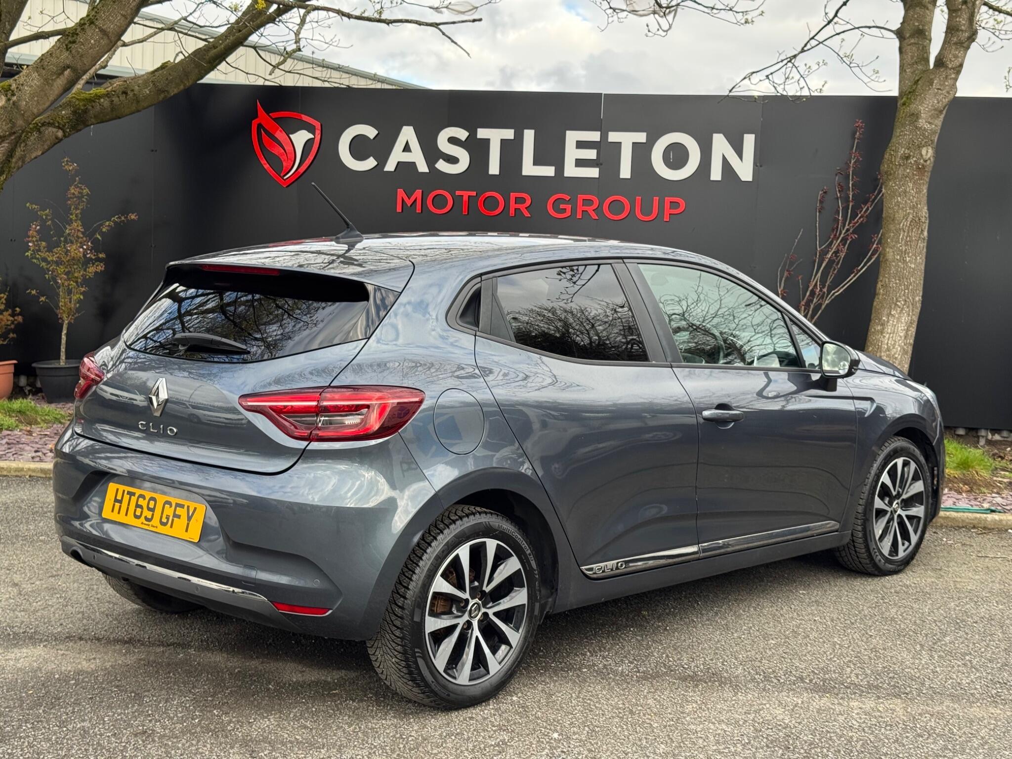 Renault Clio - Image 7