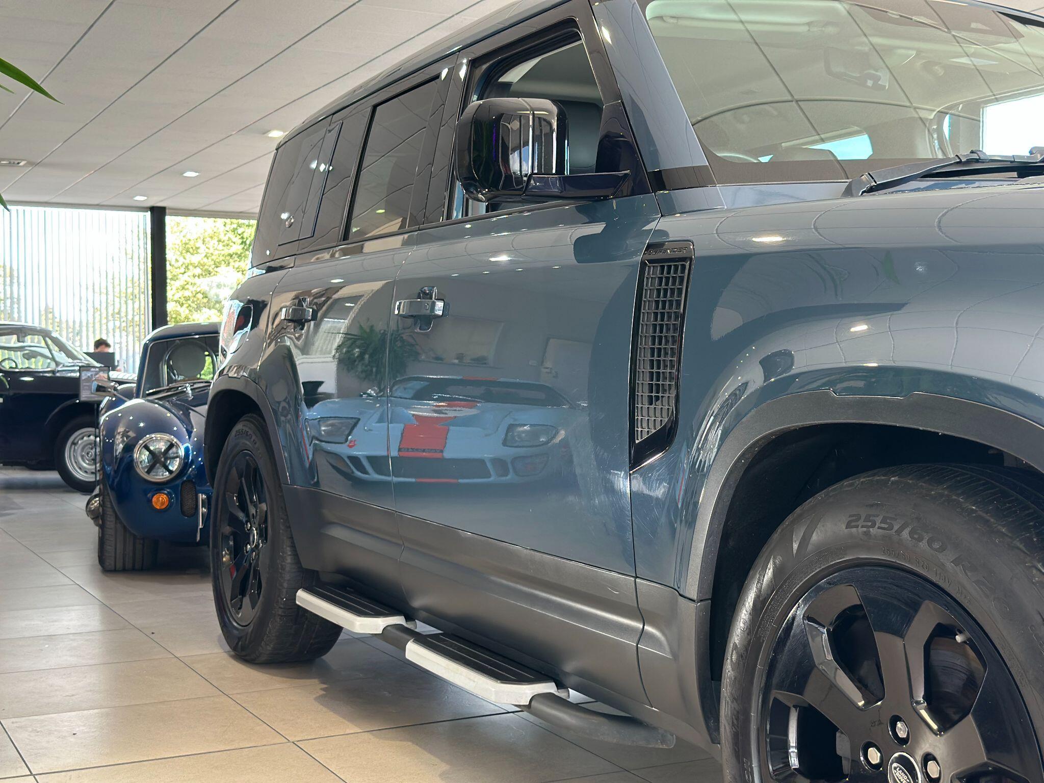 Land Rover Defender 110 - Image 10