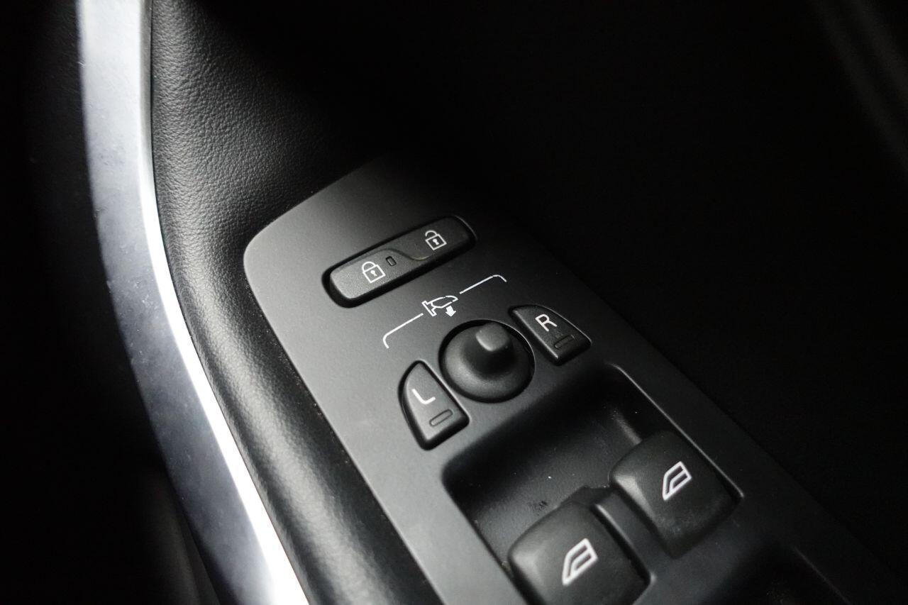 Volvo V40 - Image 43