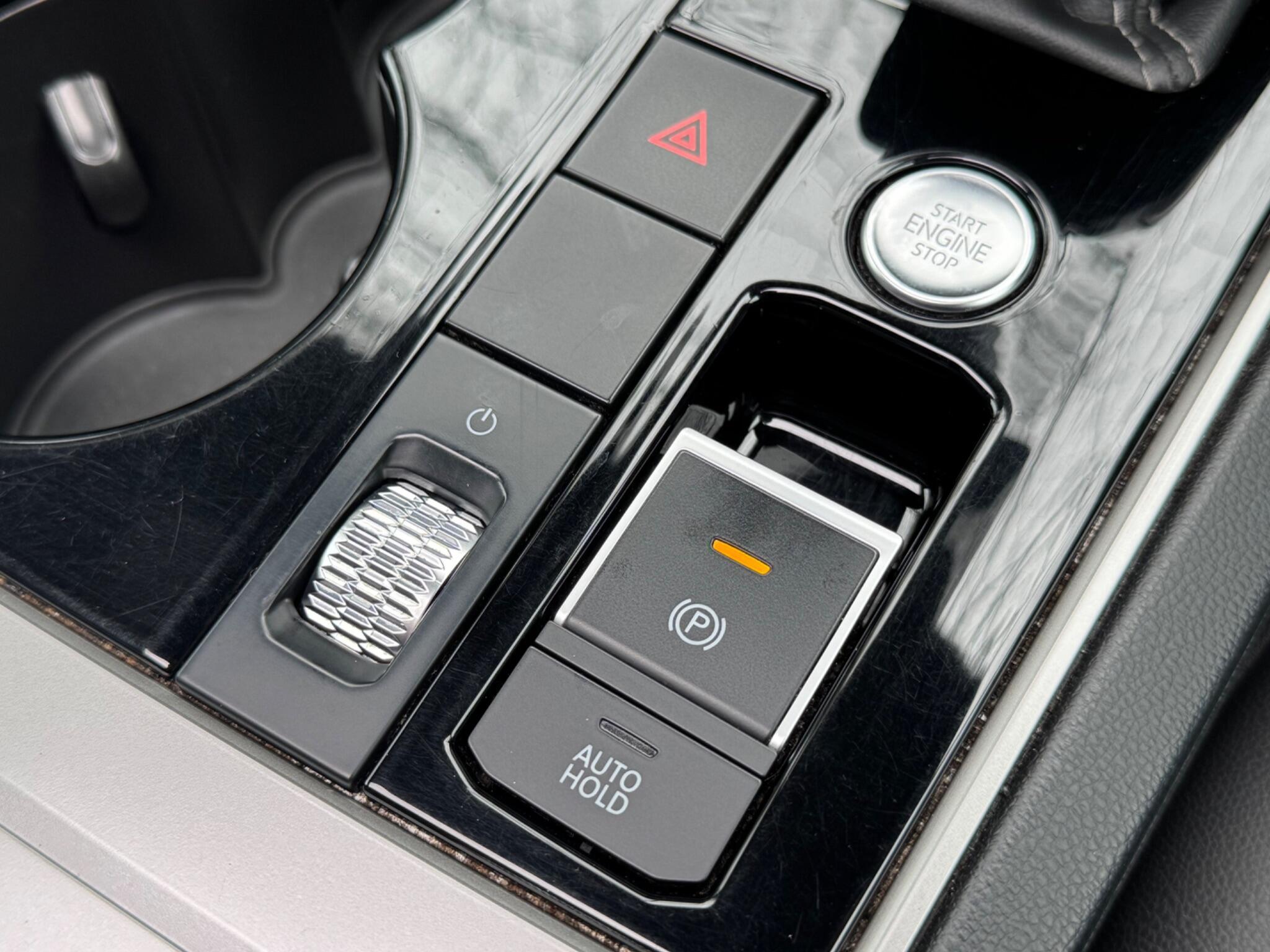 Volkswagen Touareg - Image 42