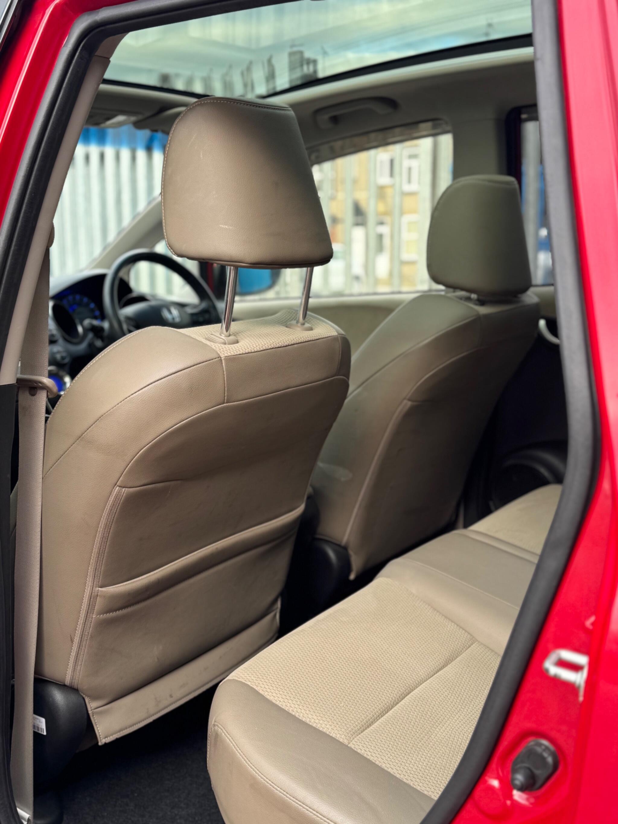 Honda FIT - Image 32