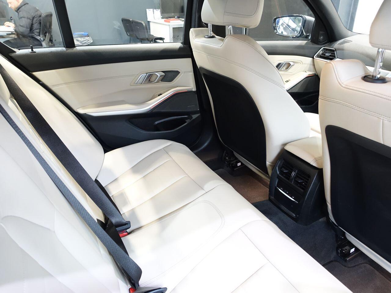 BMW 3 Series - Image 15