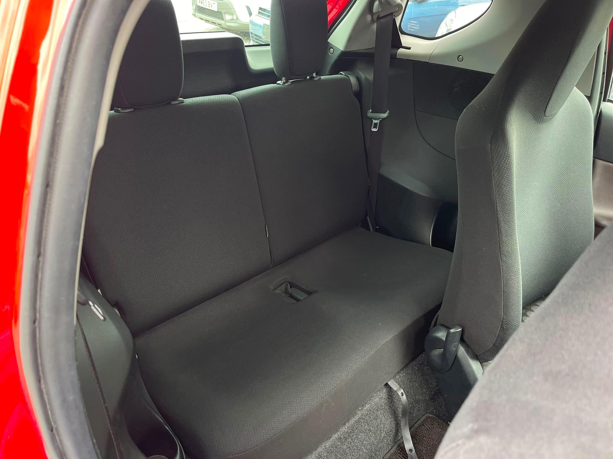 Toyota iQ - Image 13