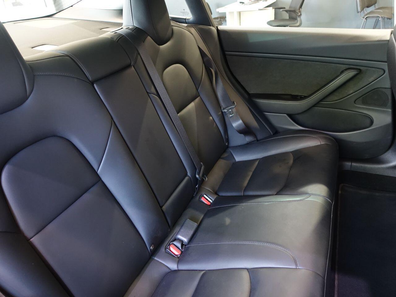 Tesla Model 3 - Image 16