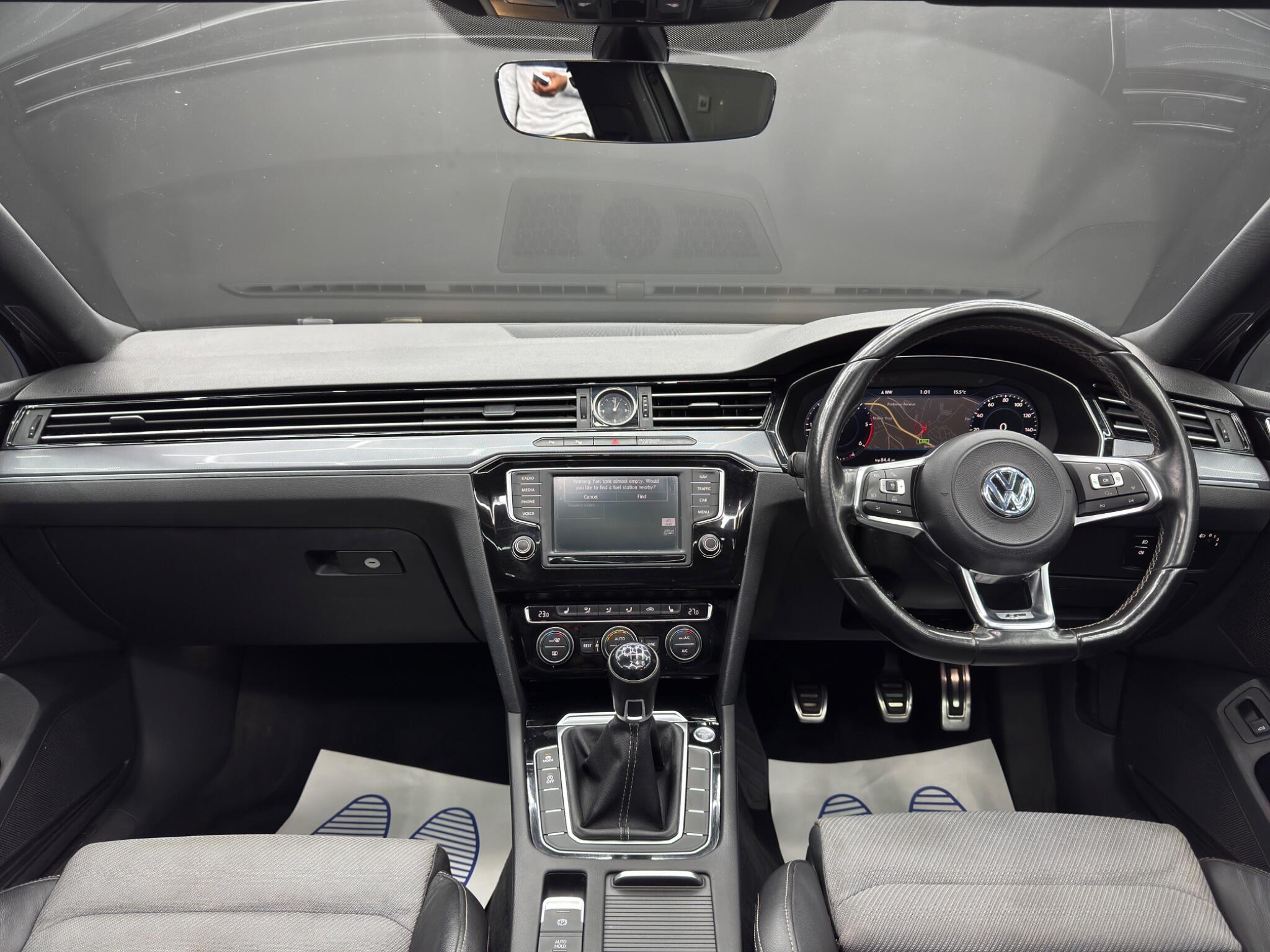 Volkswagen Passat - Image 10