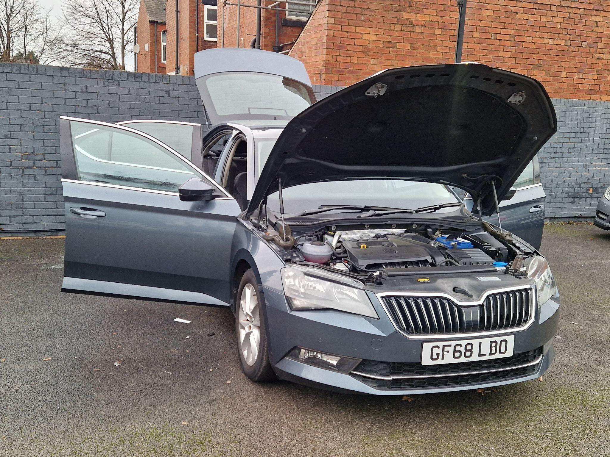 Skoda Superb - Image 12