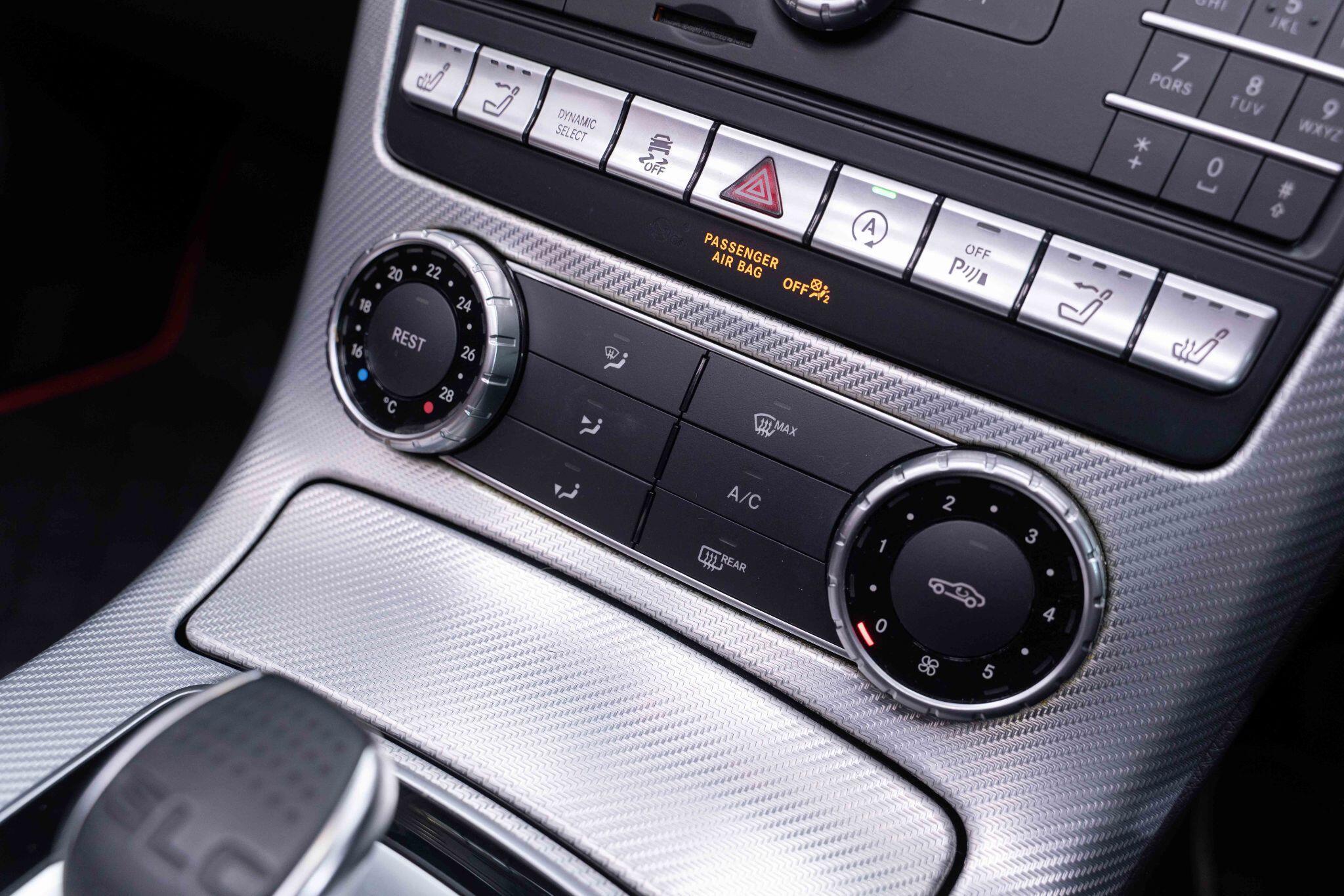 Mercedes SLC - Image 15