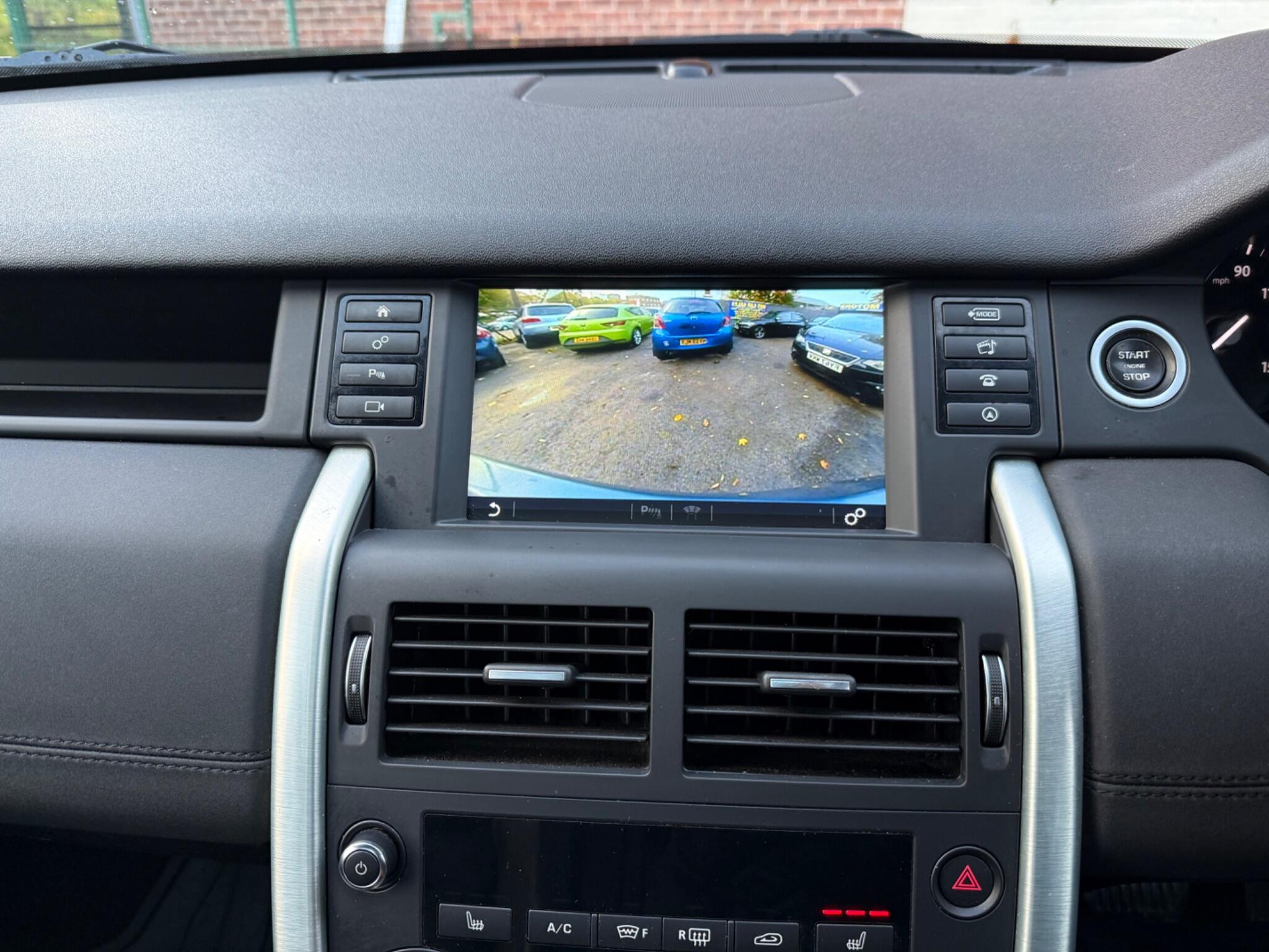 Land Rover DISCOVERY SPORT - Image 13