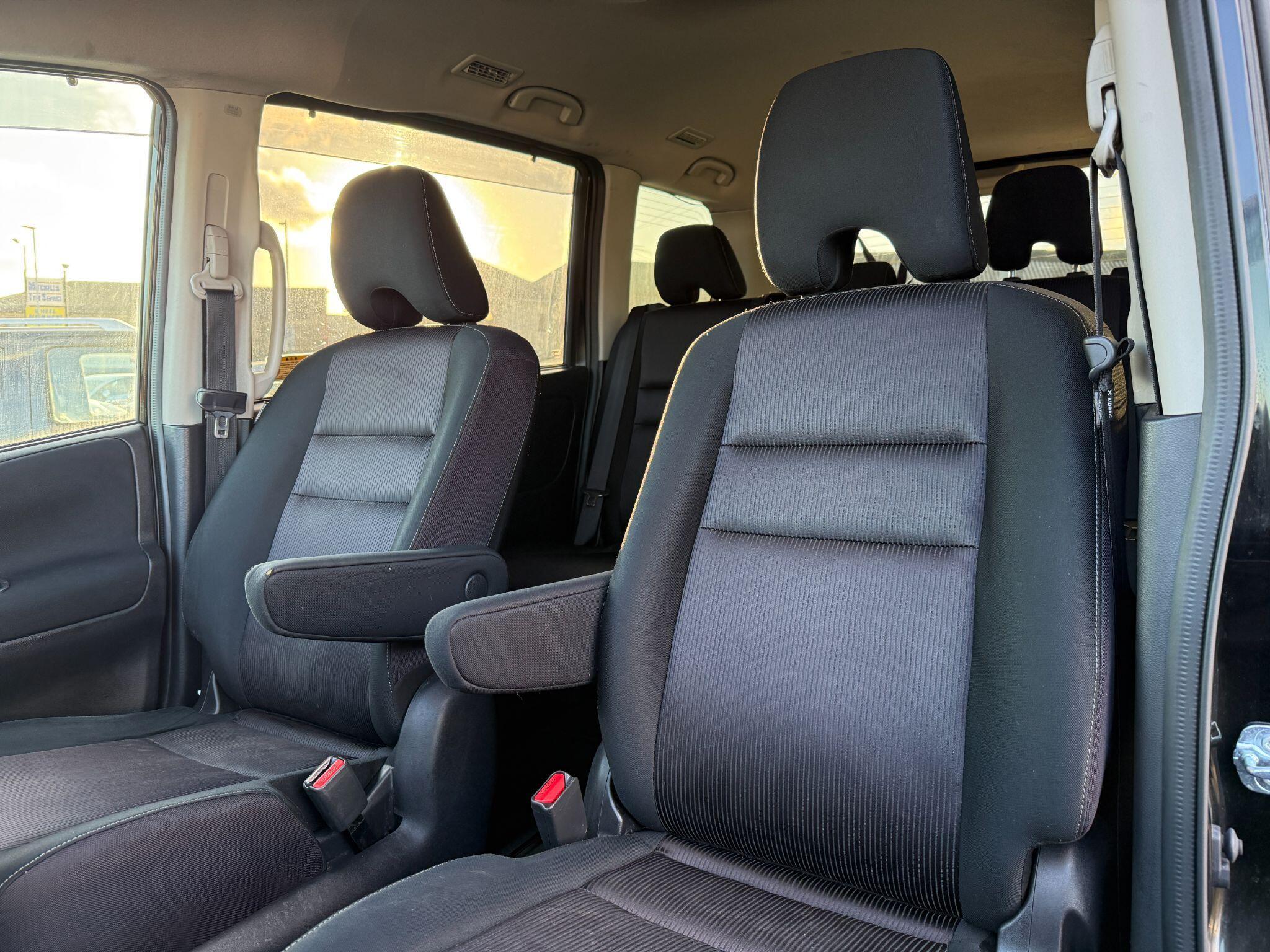 Nissan Serena - Image 34